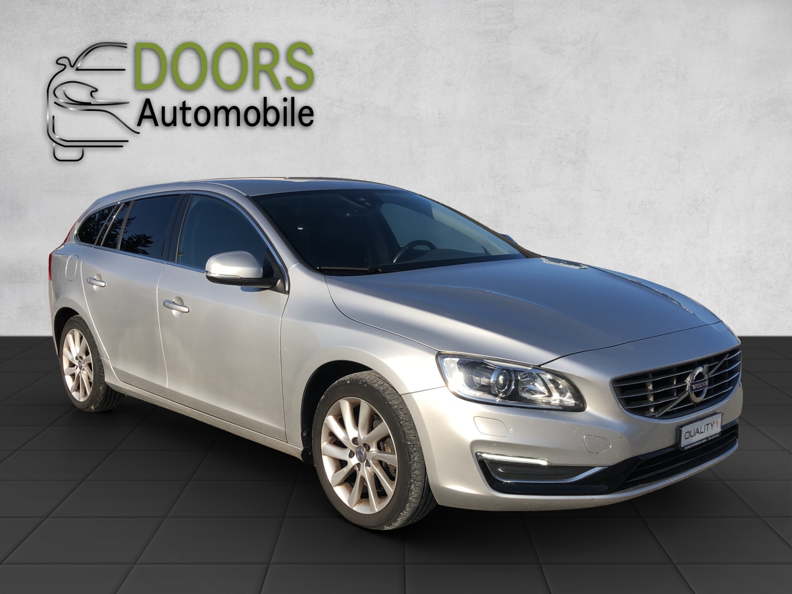 VOLVO V60 D5 AWD Summum Geartronic