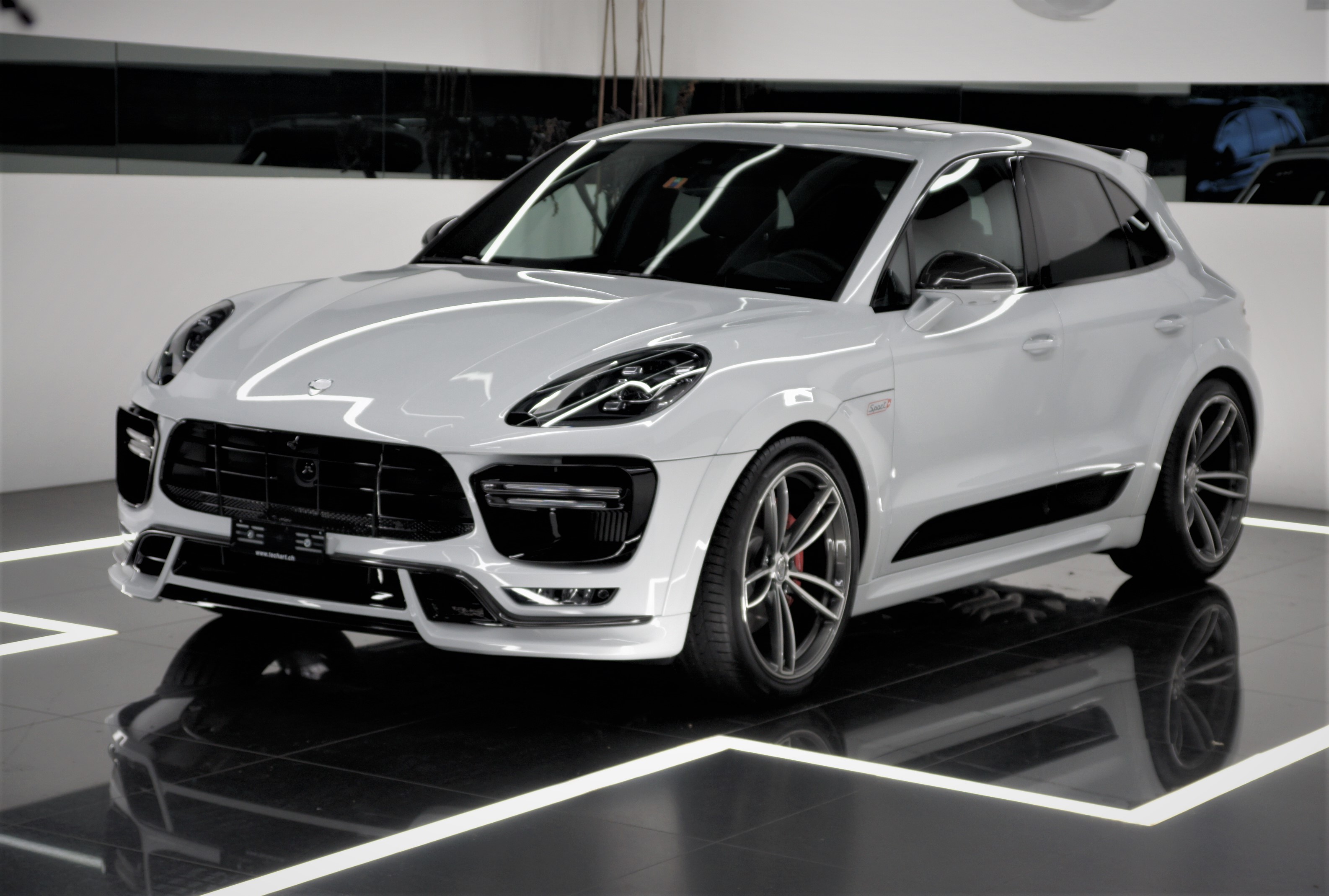 PORSCHE Macan Turbo