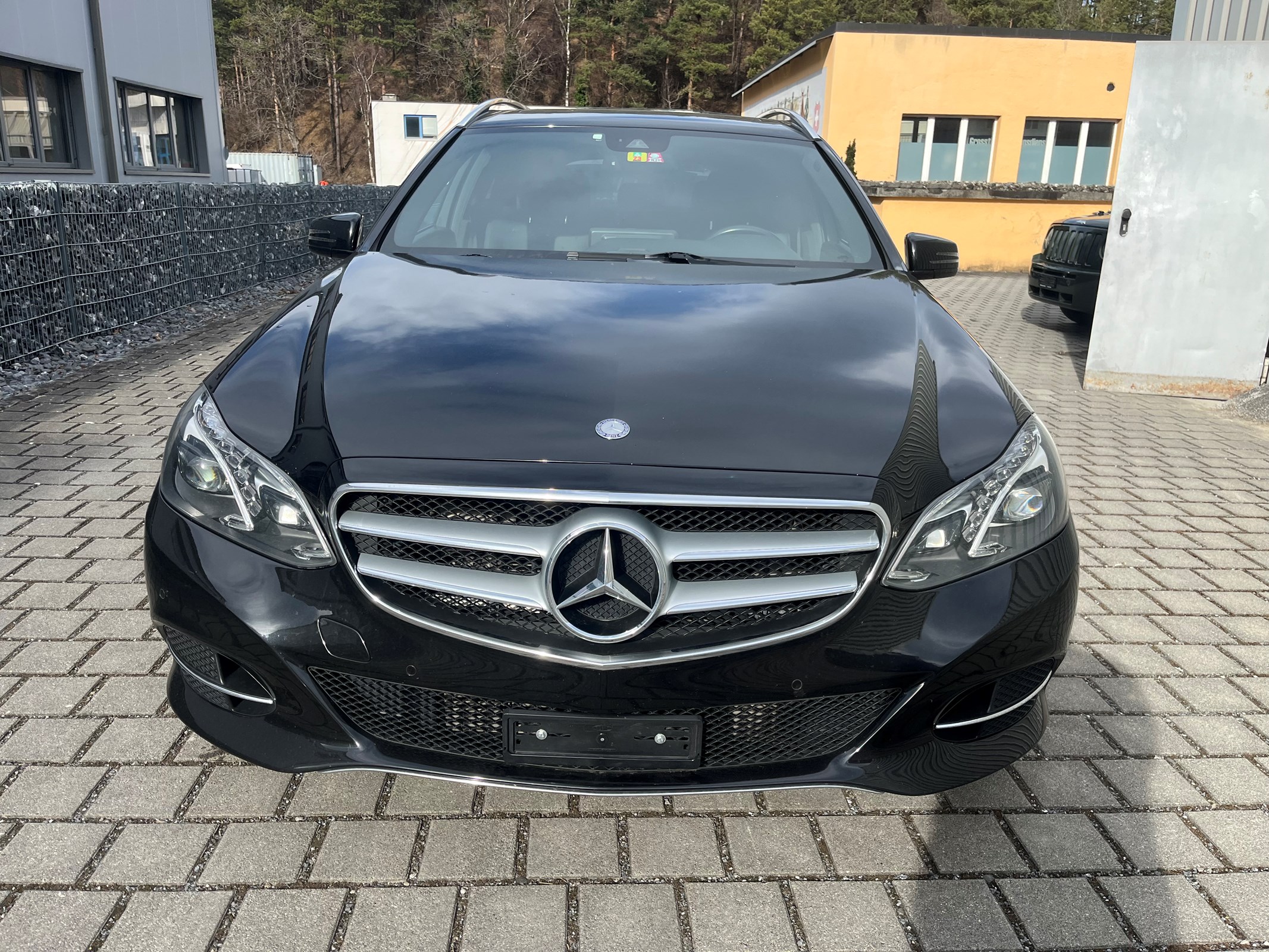 MERCEDES-BENZ E 350 BlueTEC Avantgarde 4Matic 7G-Tronic