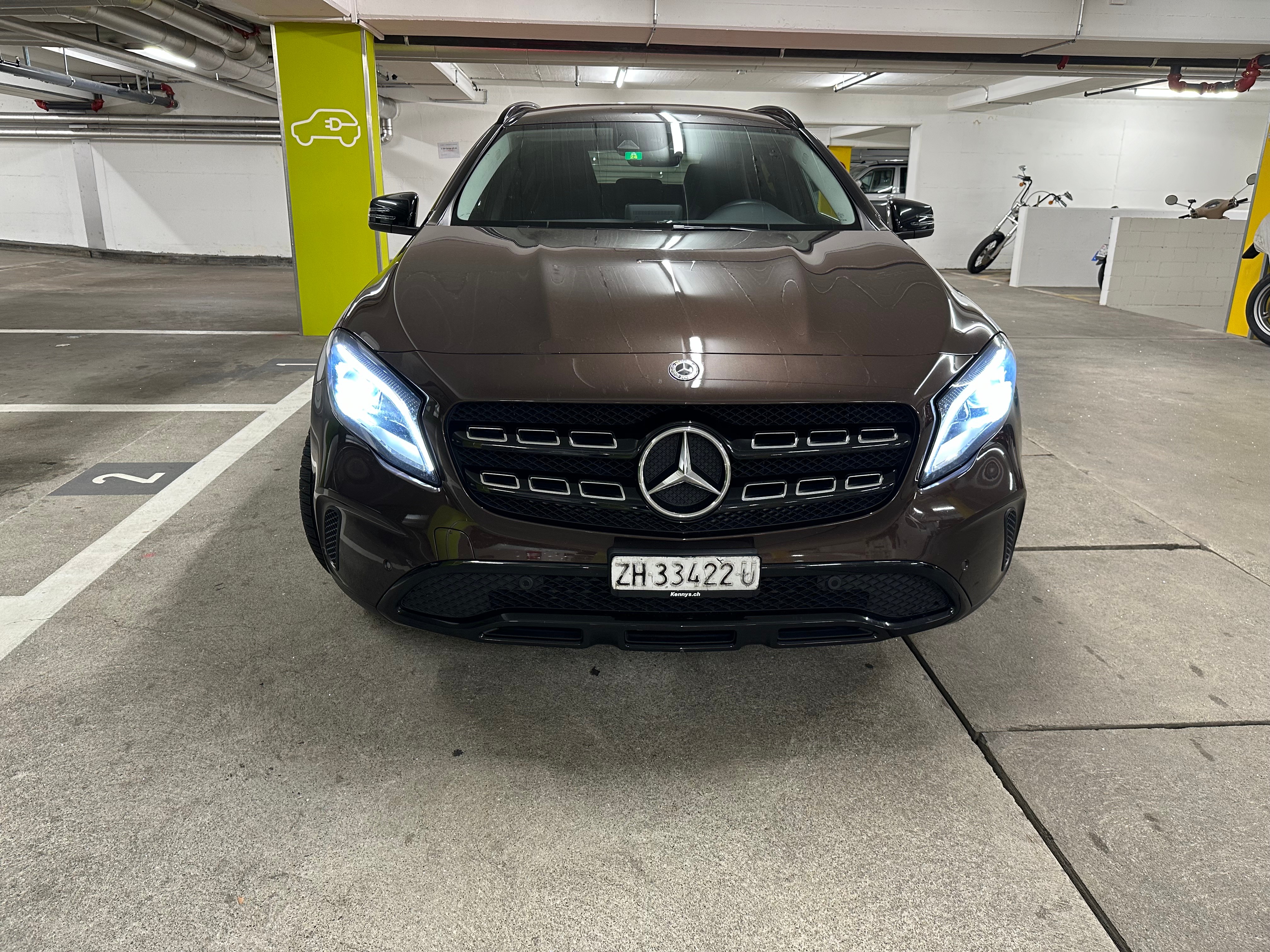 MERCEDES-BENZ GLA 200 CDI Night Star 7G-DCT