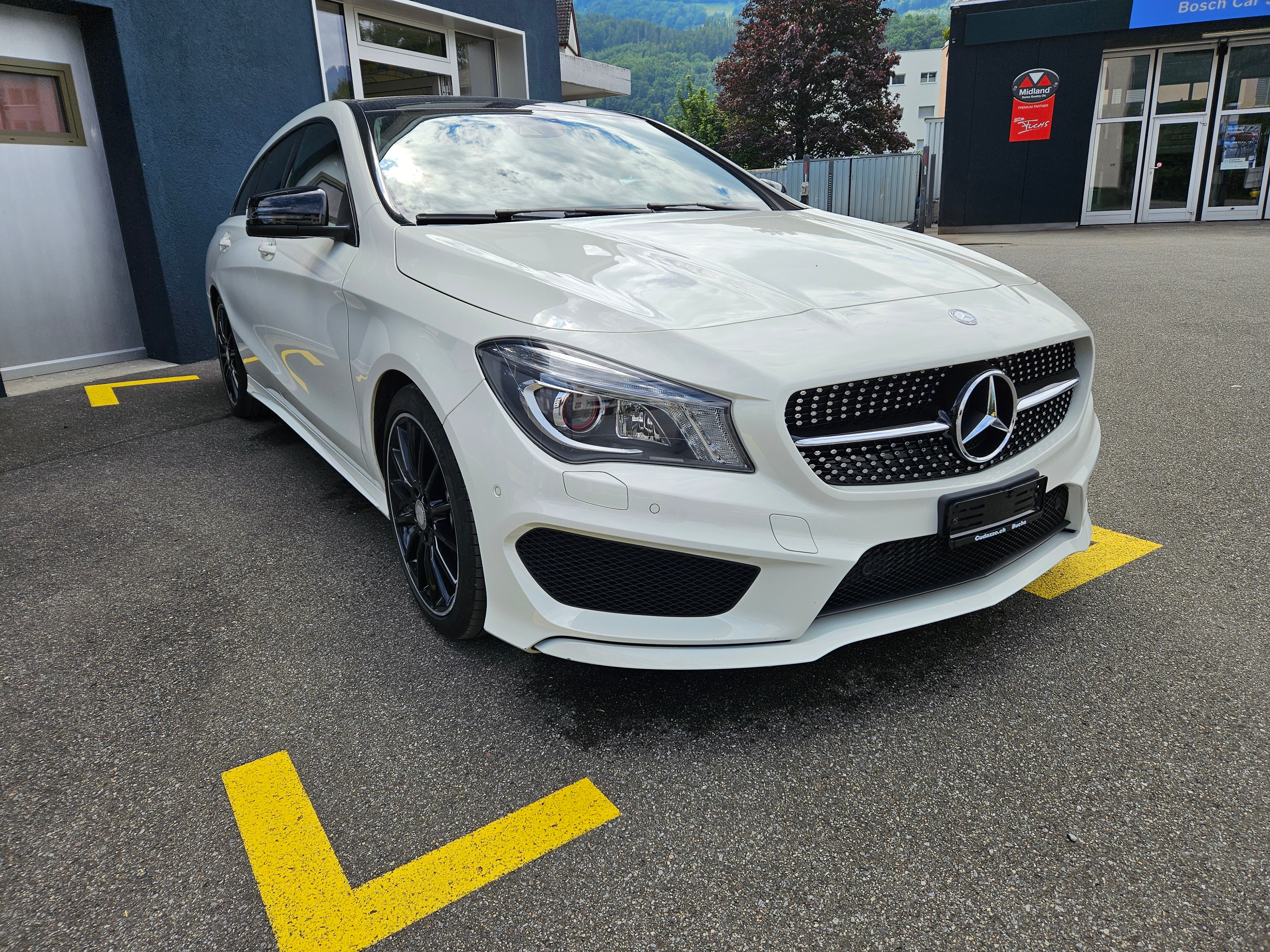 MERCEDES-BENZ CLA Shooting Brake 250 AMG Line 7G-DCT 4Matic