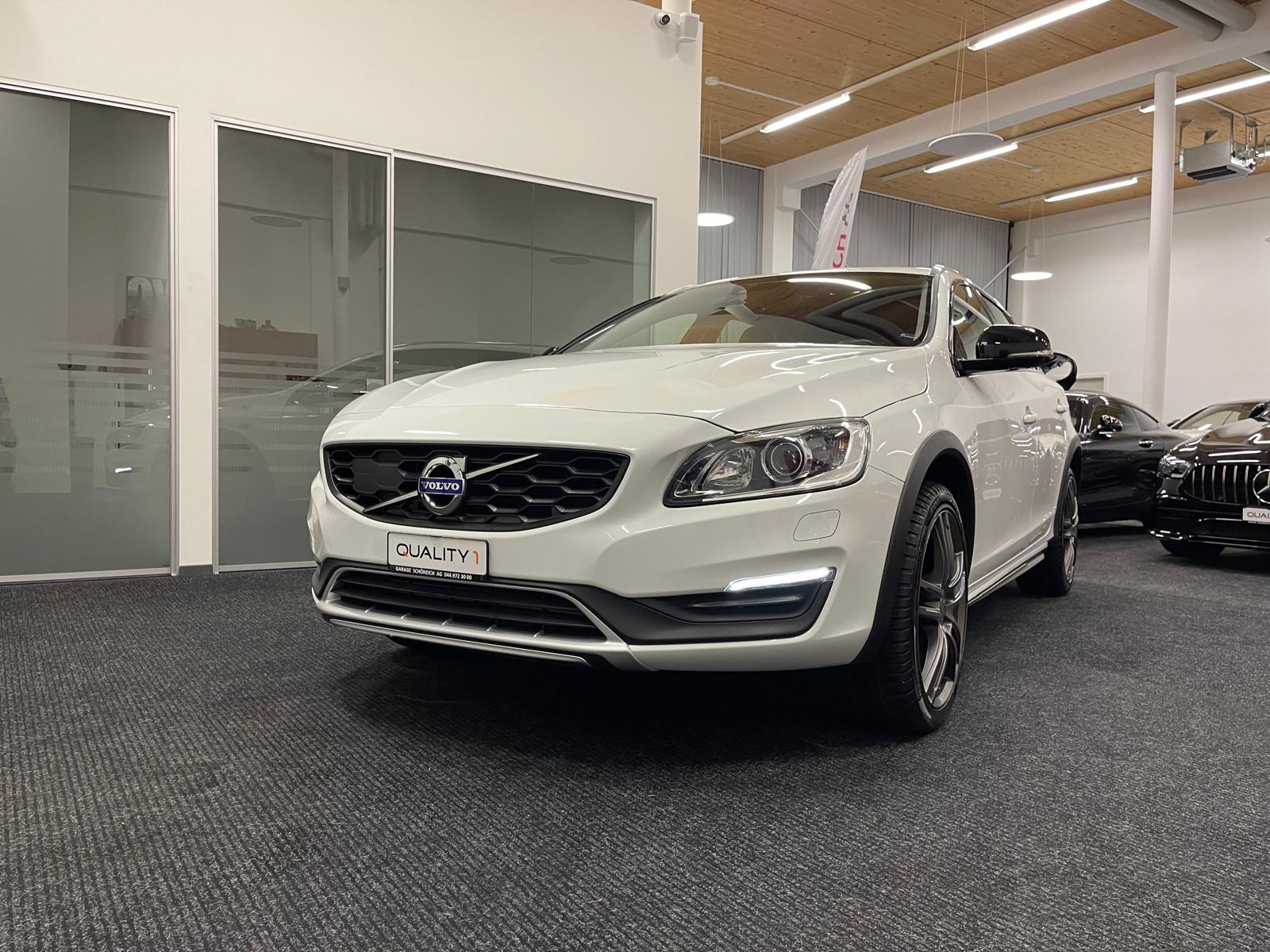 VOLVO V60 Cross Country D3 Momentum Geartronic