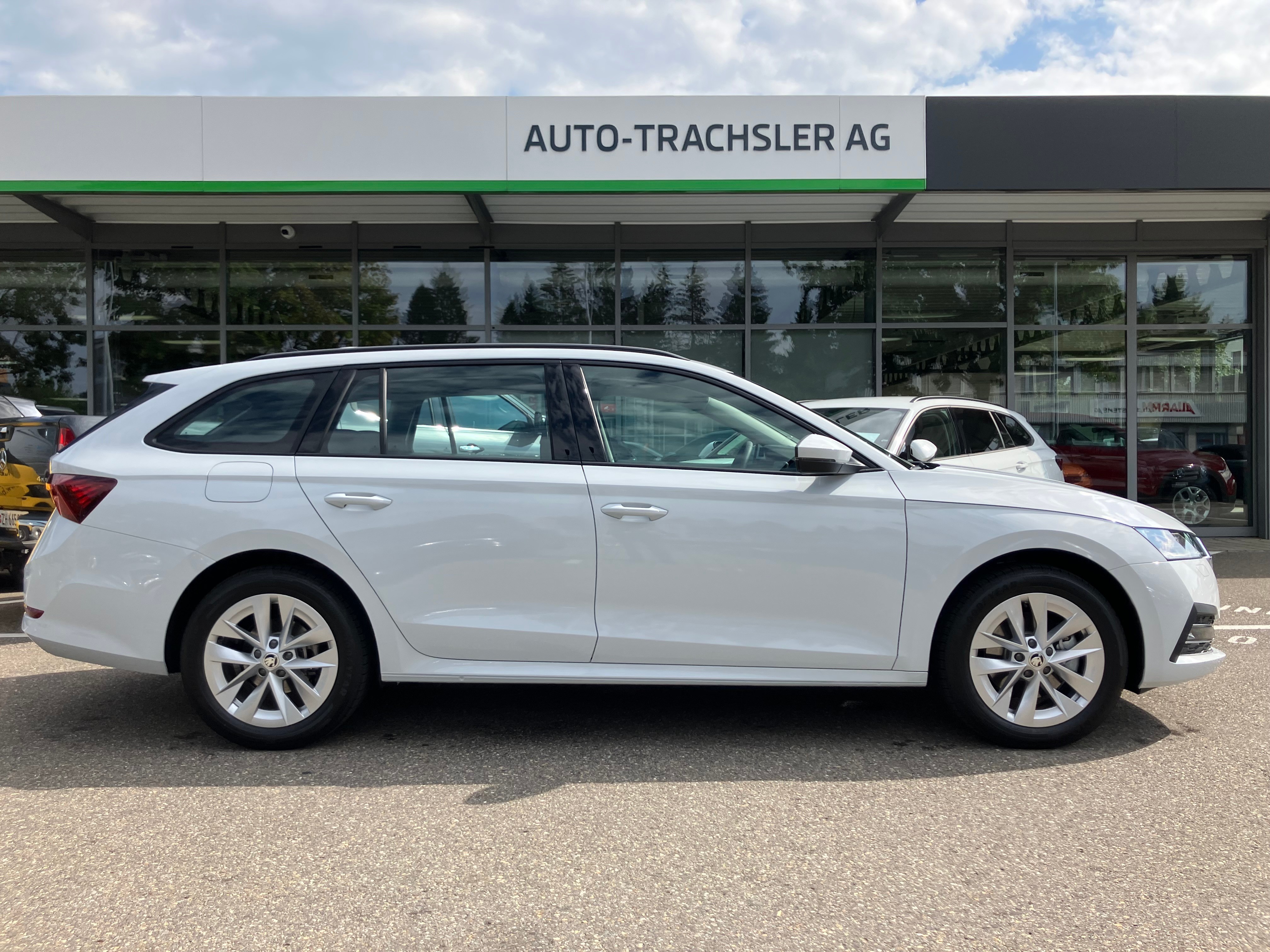 SKODA Octavia Combi 2.0 TSI Style DSG 4x4