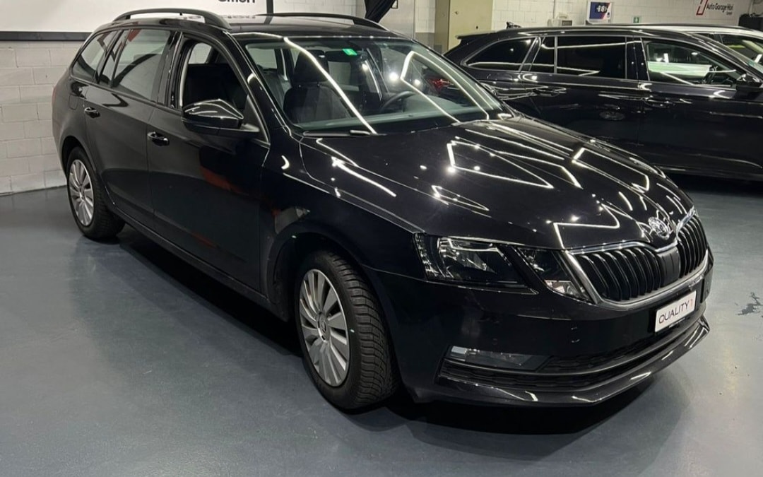 SKODA Octavia Combi 1.6 TDI Clever DSG