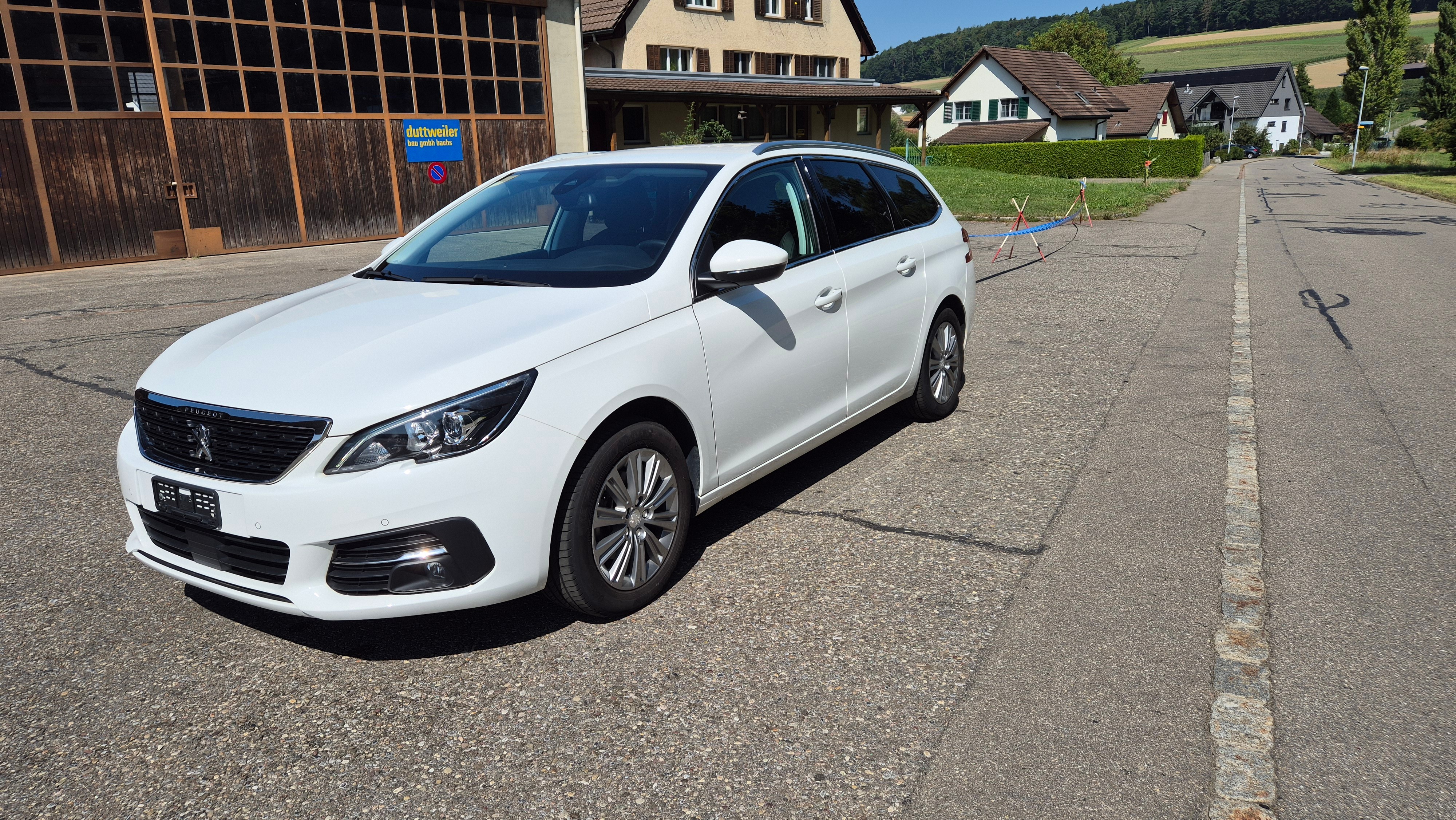 PEUGEOT 308 SW 1.5 BlueHDI Allure Pack EAT8,Anhängerkupplung