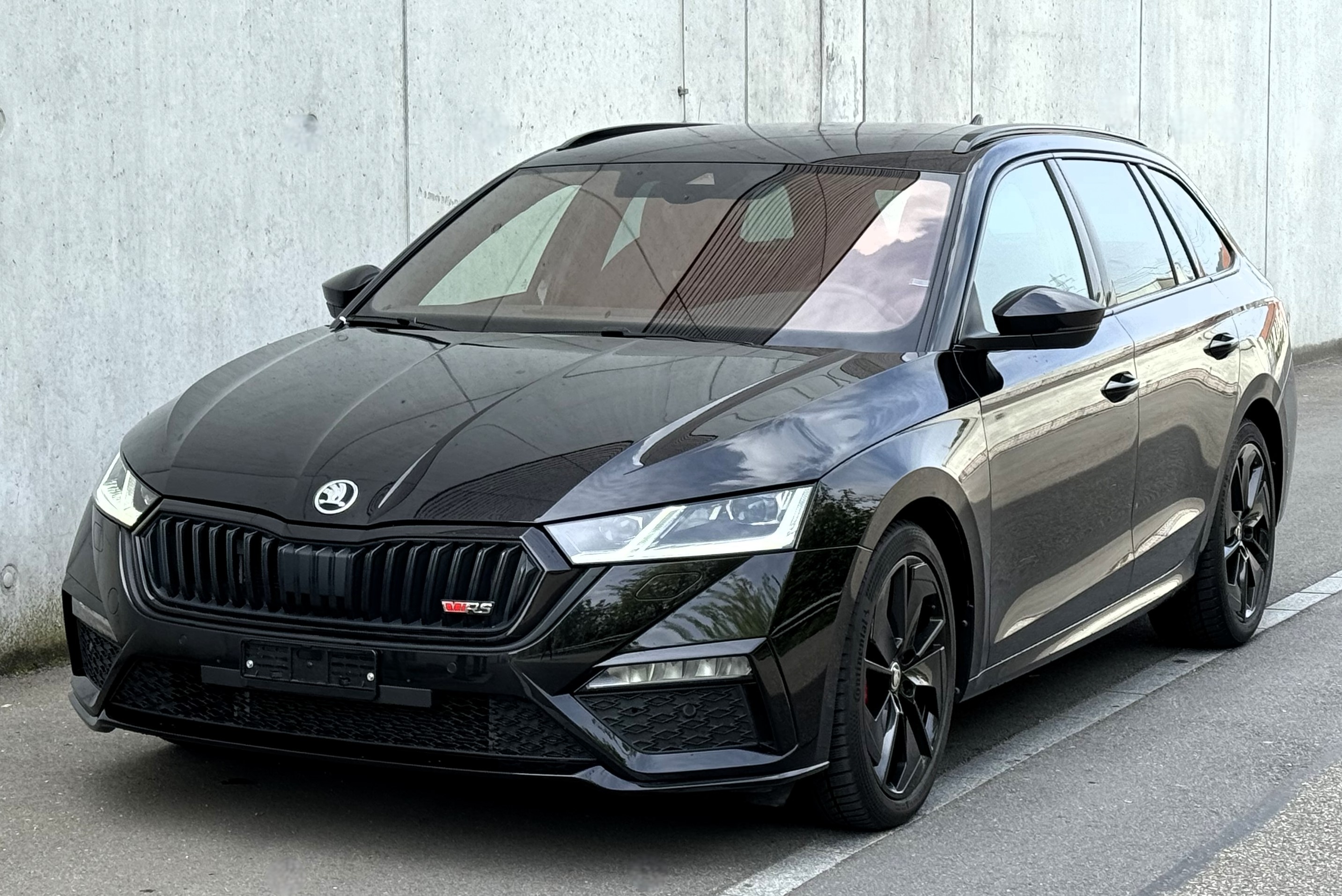 SKODA Octavia Combi 2.0 TSI DSG RS mit Herstellergarantie