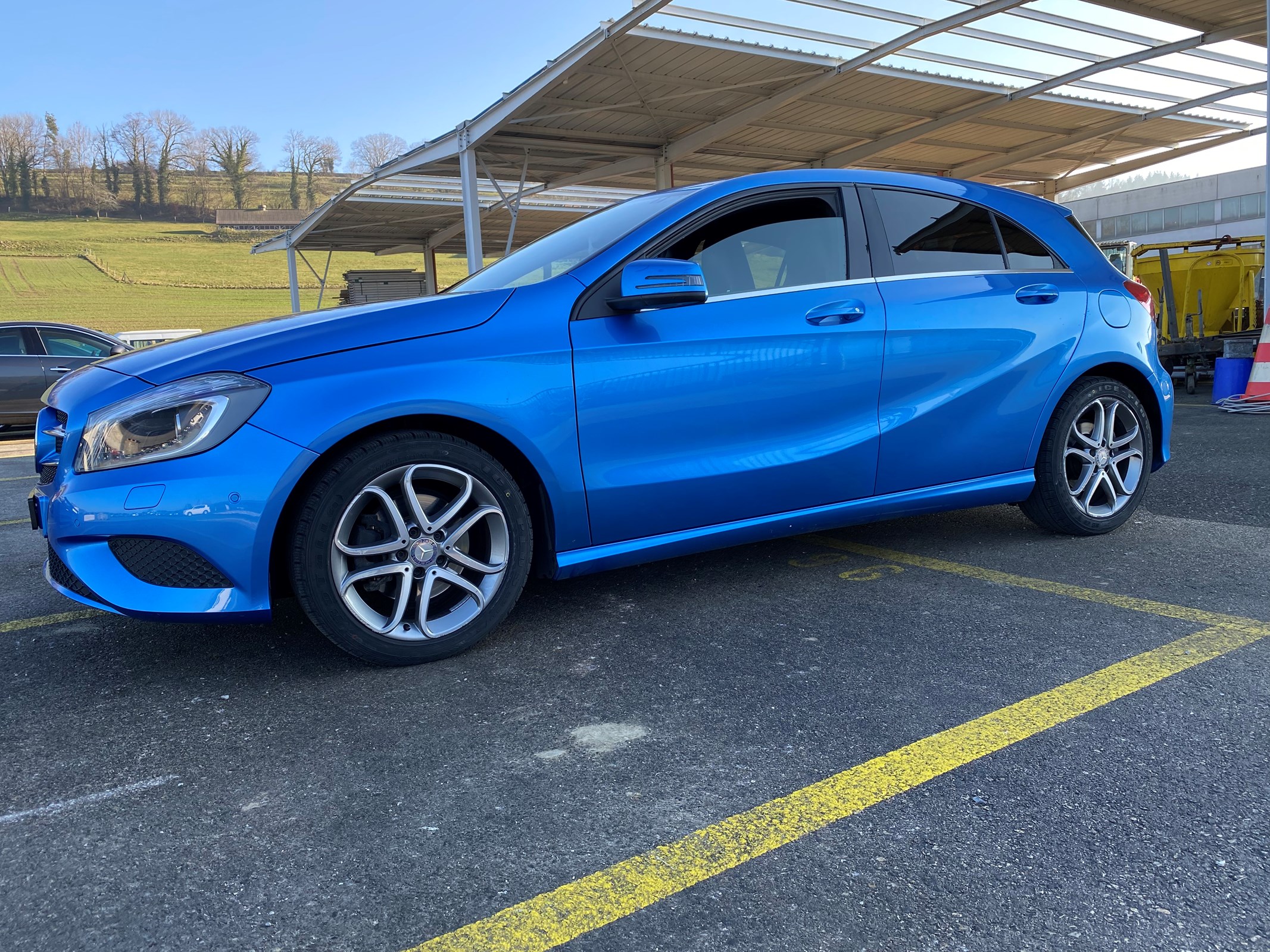 MERCEDES-BENZ A 180 AMG Line