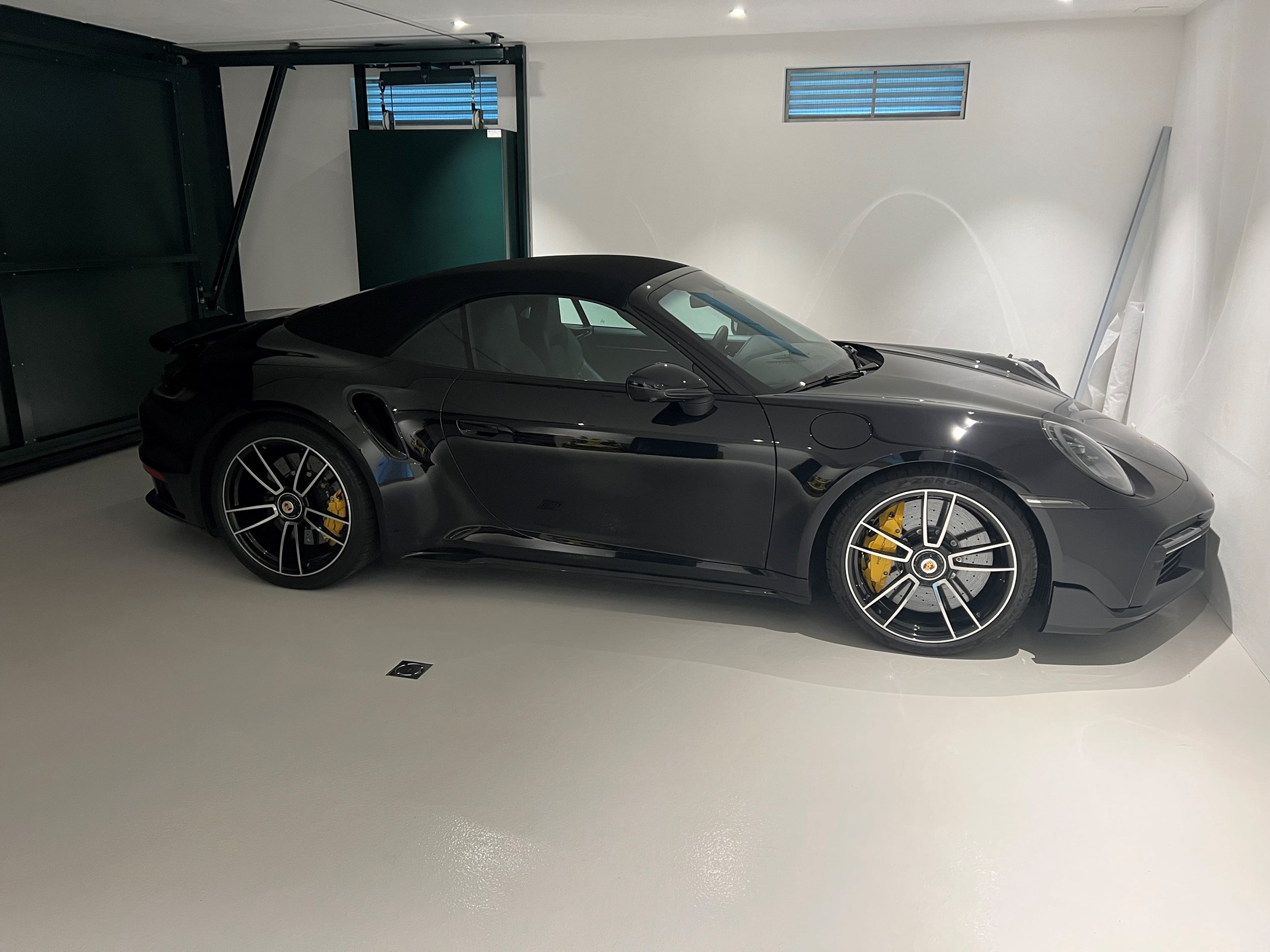 PORSCHE 911 Turbo S Cabriolet PDK