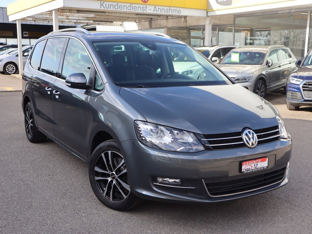 VW Sharan 2.0 TDI Highline 4Motion DSG ** 7-Plätzer ** Leder ** G.Navi mit RF-Kamera ** Frisch MFK **