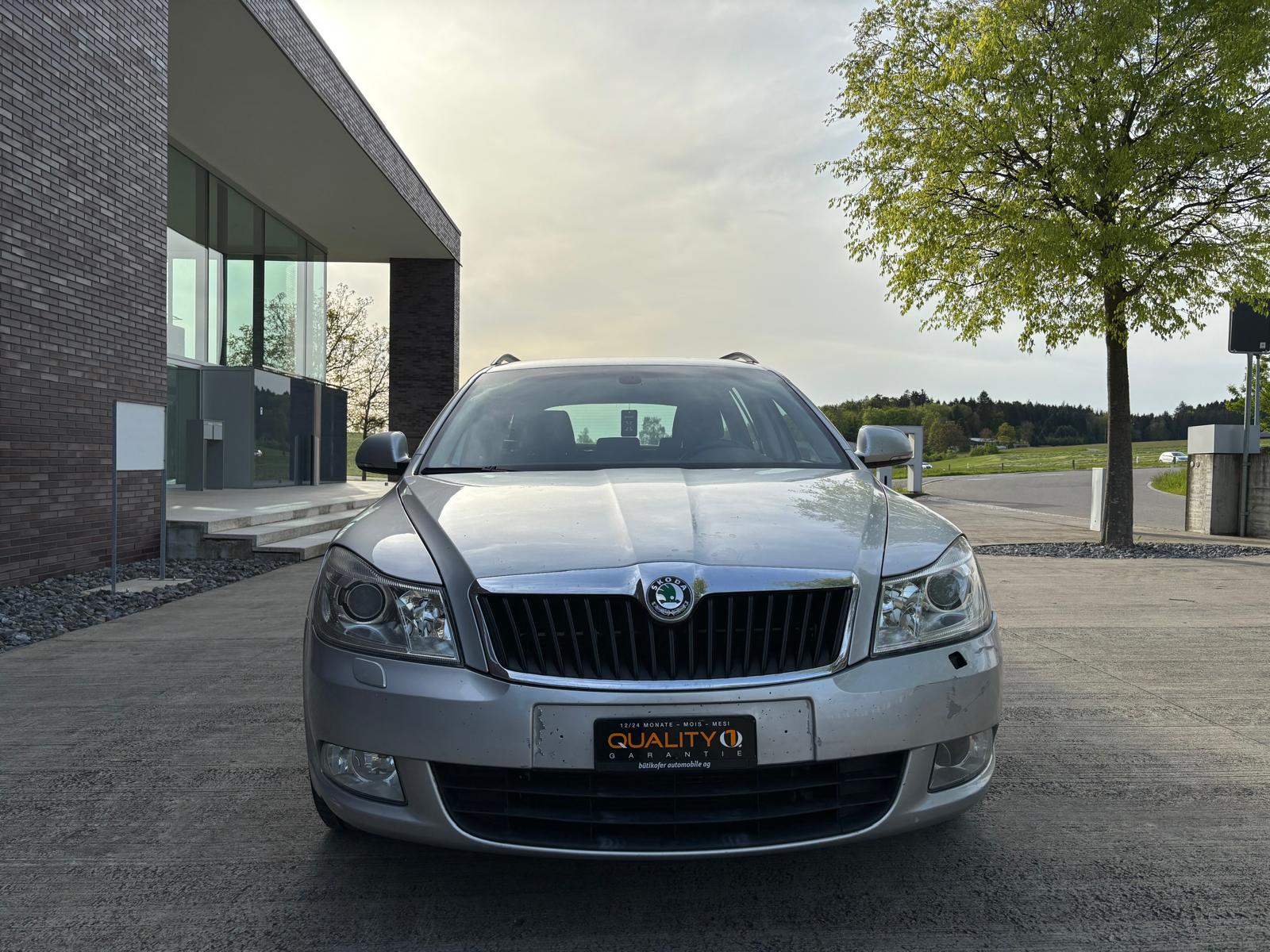 SKODA Octavia Combi 2.0 TDI Elegance DSG