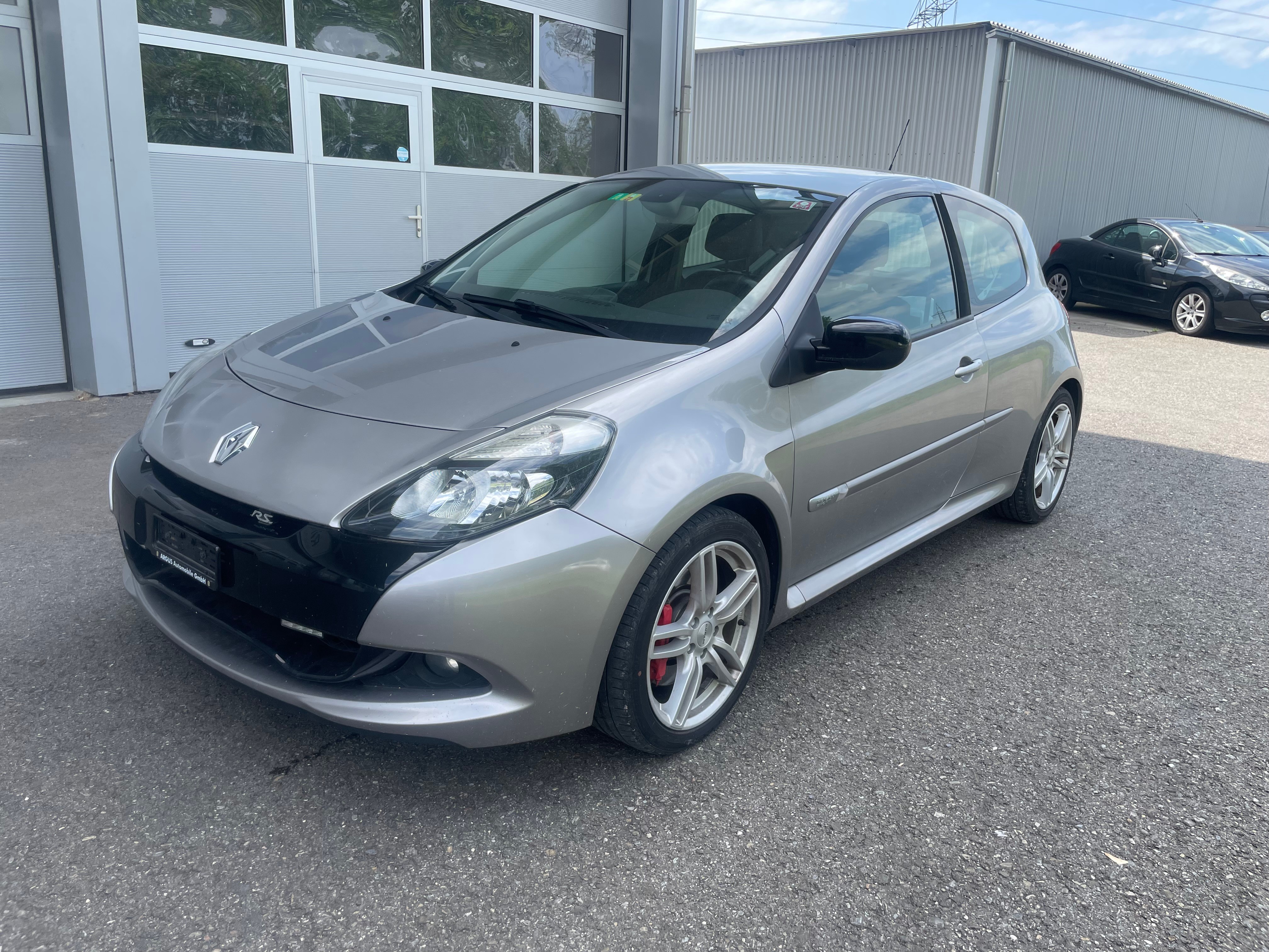 RENAULT Clio 2.0 16V RS (Sport)