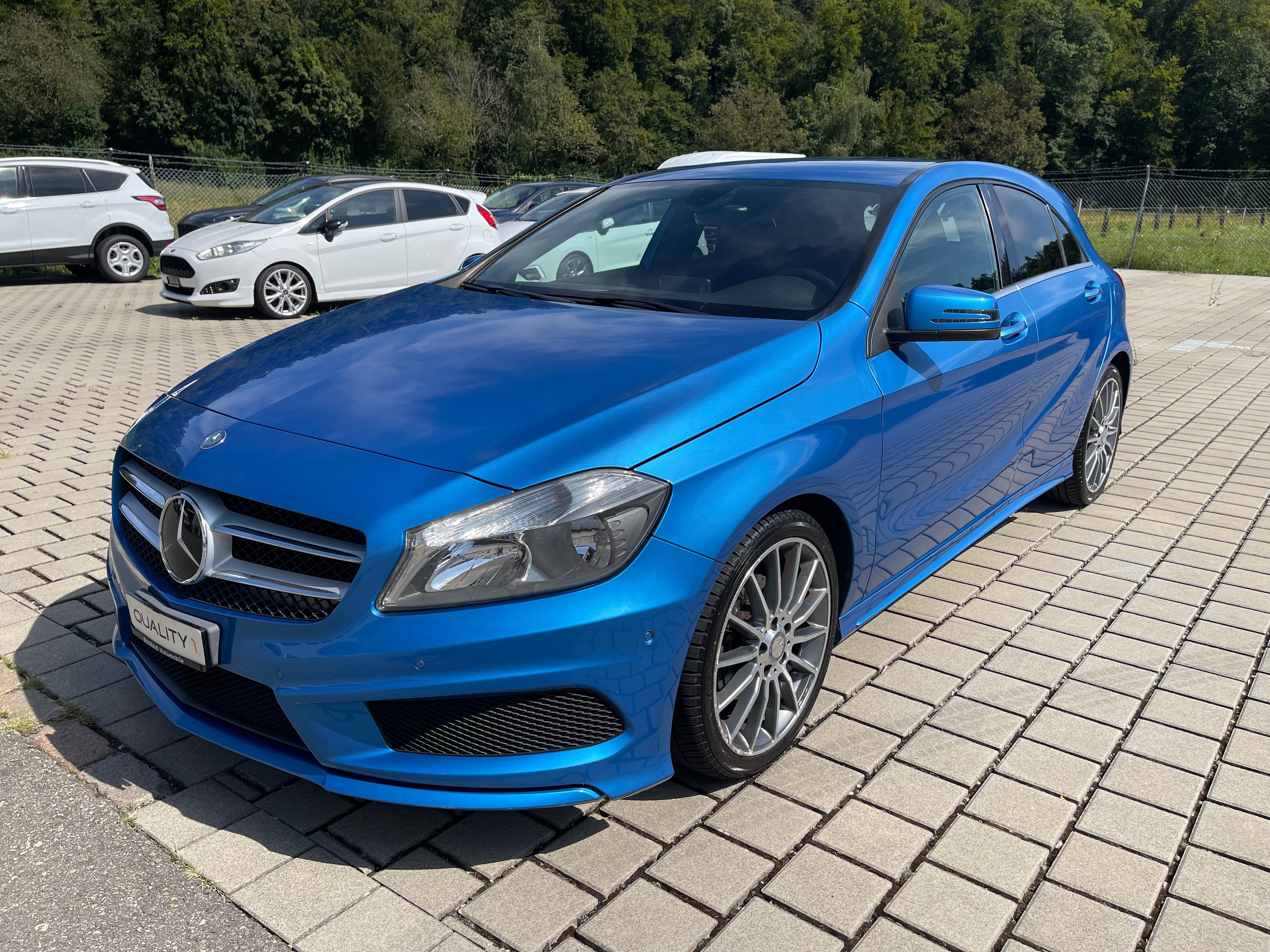 MERCEDES-BENZ A 180 AMG Line