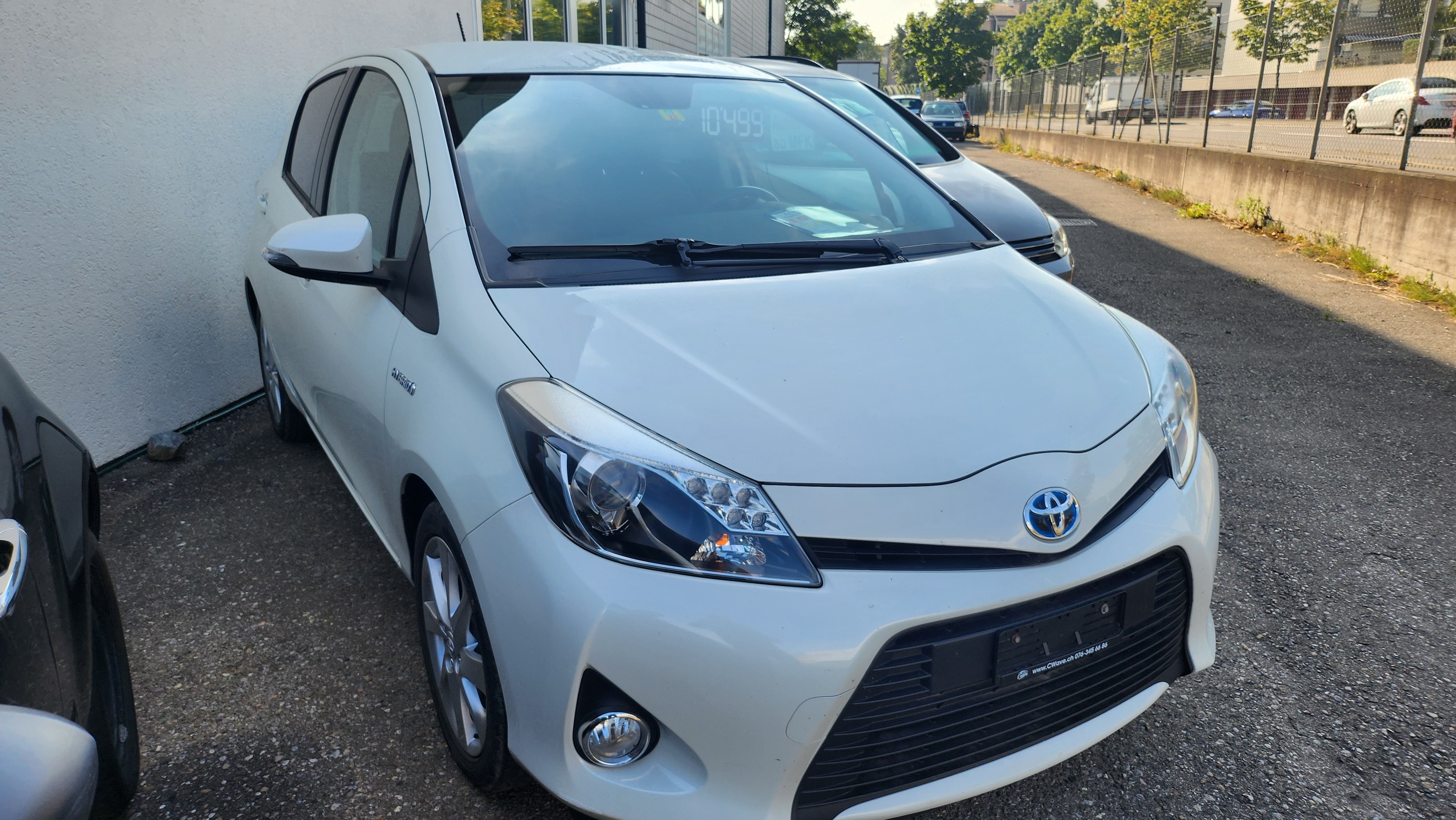 TOYOTA Yaris 1.5 VVT-i Hybrid Sol Premium CVT