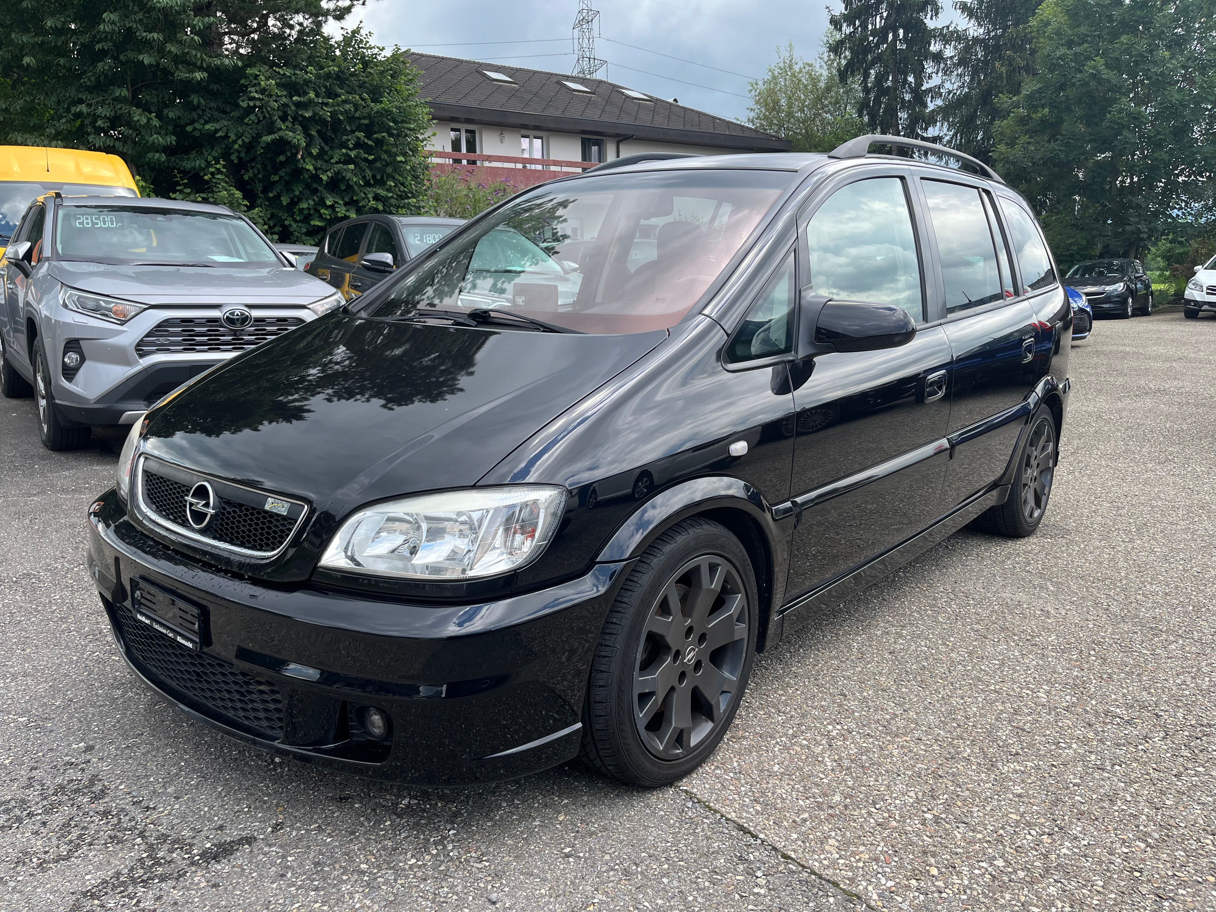 OPEL Zafira 2.0i Turbo OPC