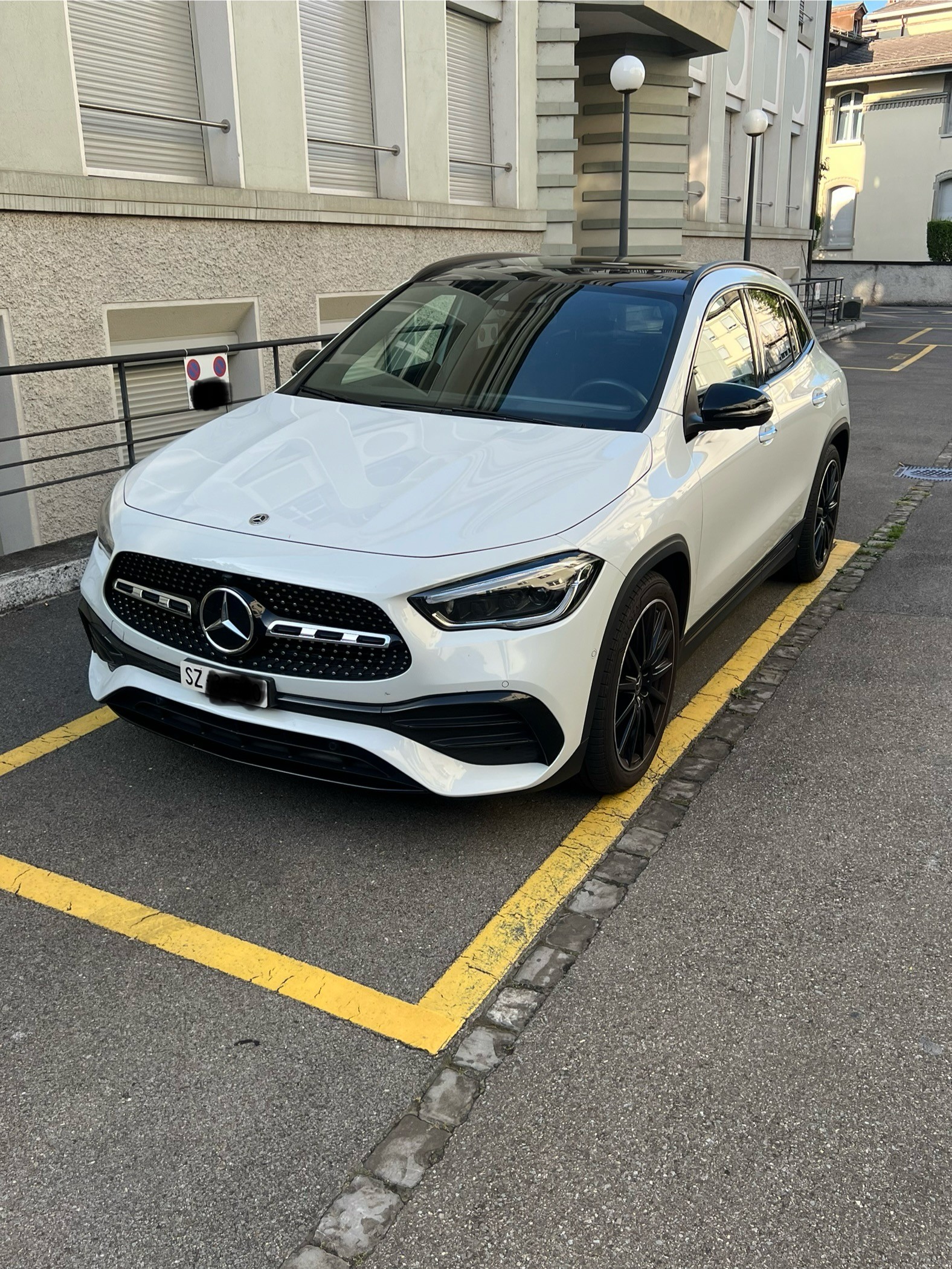 MERCEDES-BENZ GLA 250 4Matic AMG Line 8G-DCT