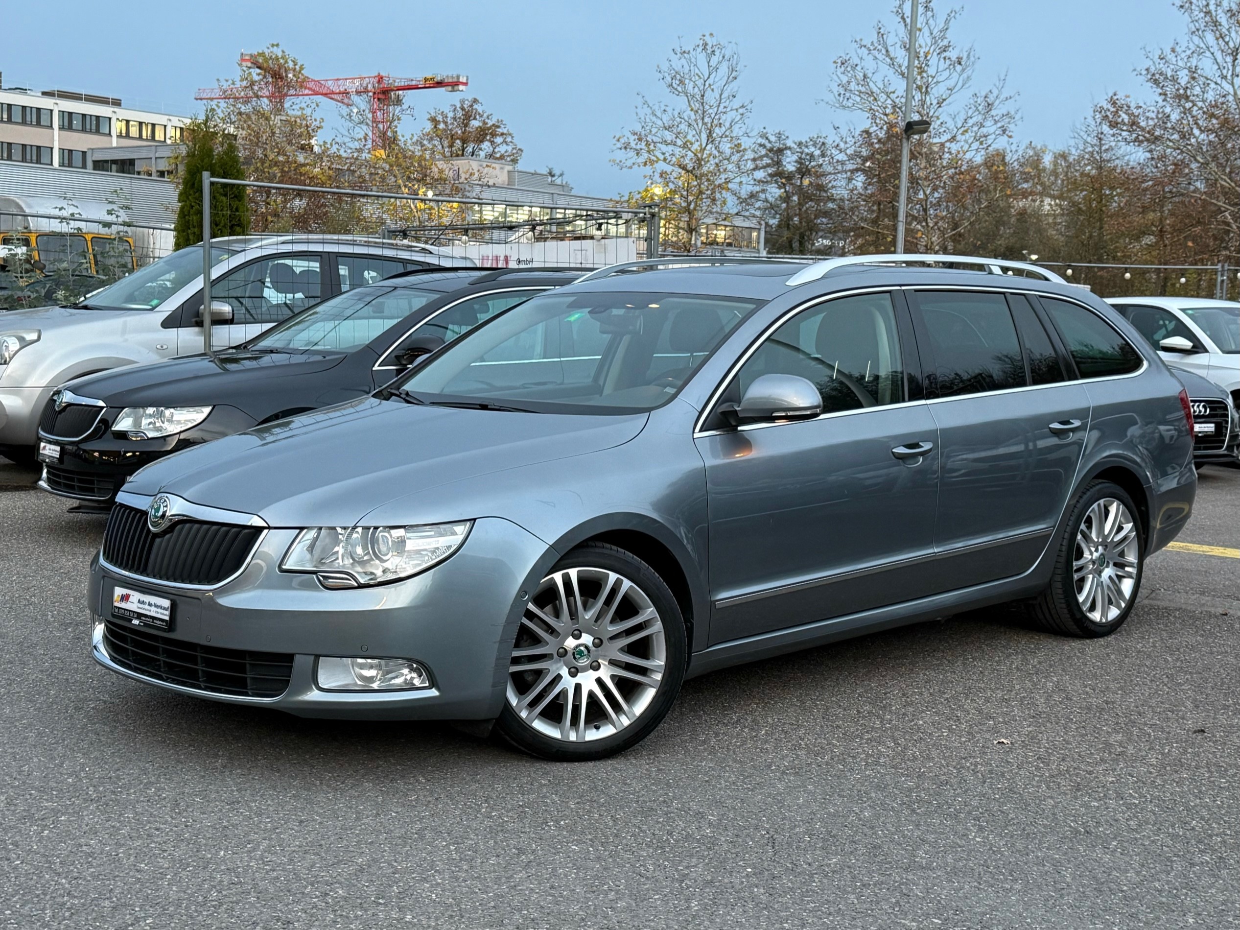 SKODA Superb Combi 2.0 TDI AllDrive4x4 DSG / Frisch ab MFK / 8-fach bereift / Navi / Panoramadach