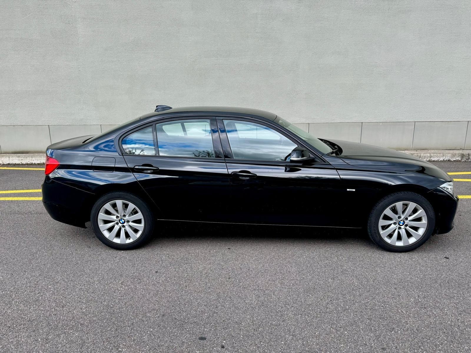 BMW 328i modern line x drive