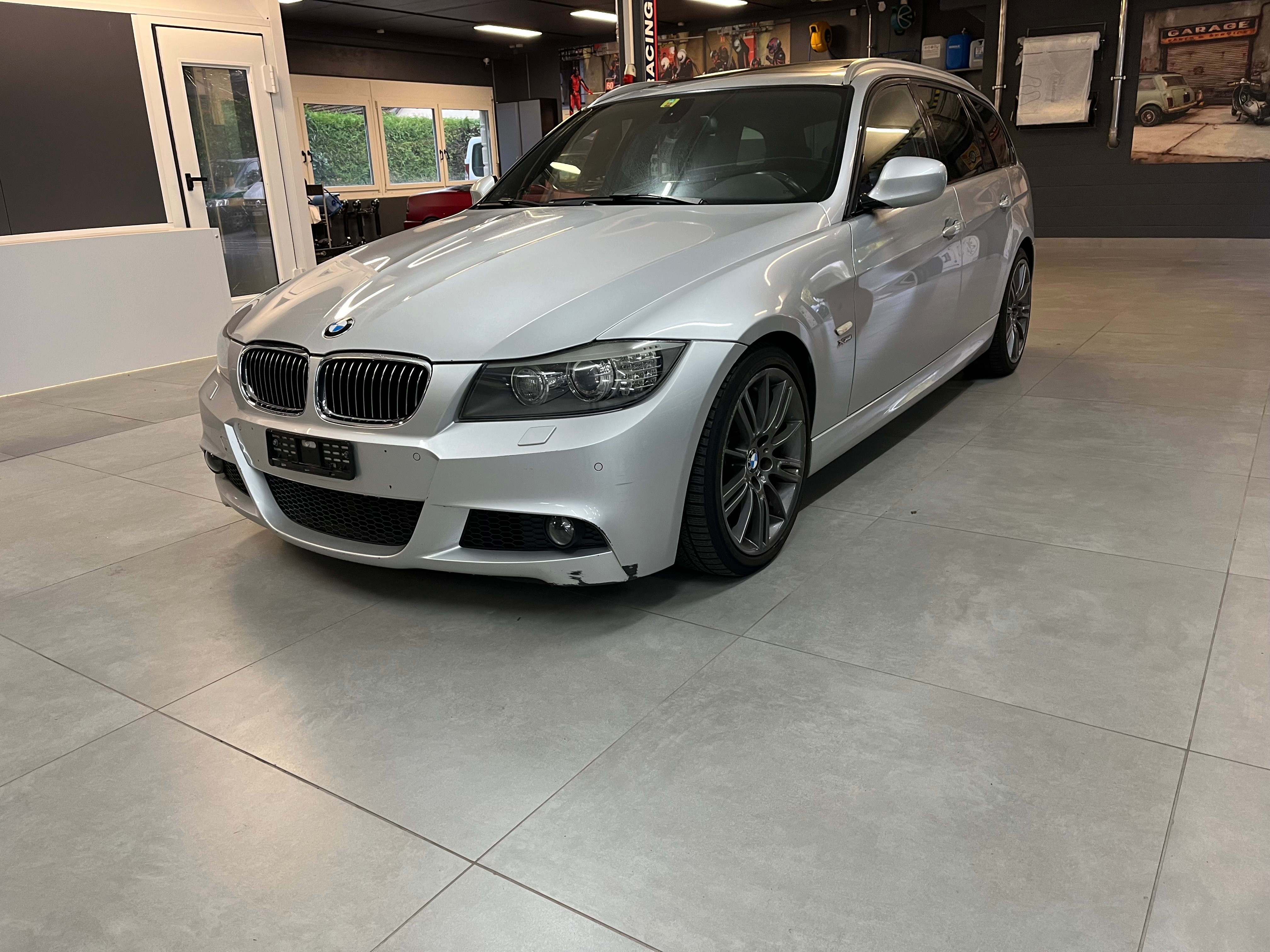 BMW 335i xDrive Touring Steptronic