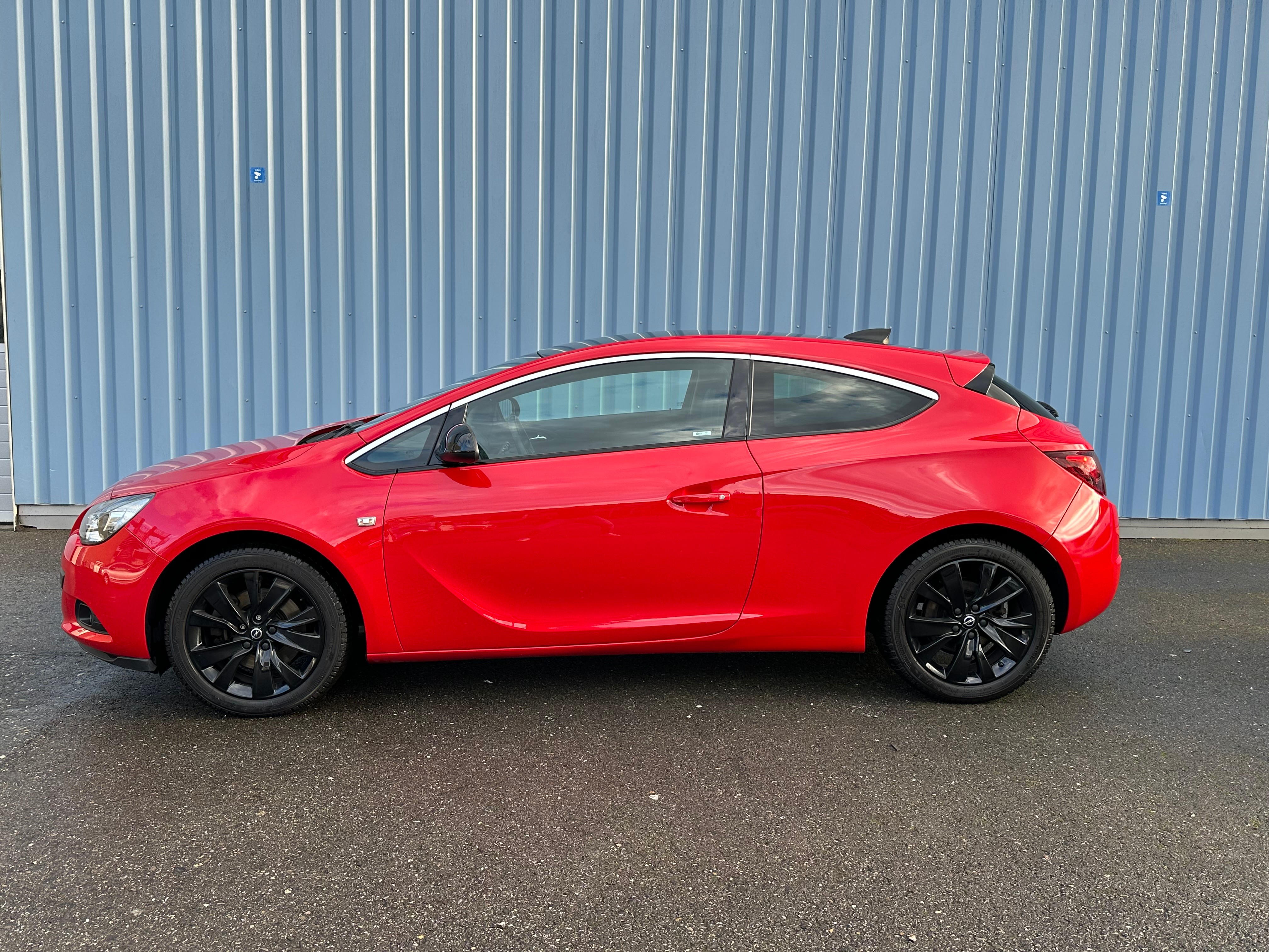 OPEL Astra GTC 1.4i 16V Turbo Sport