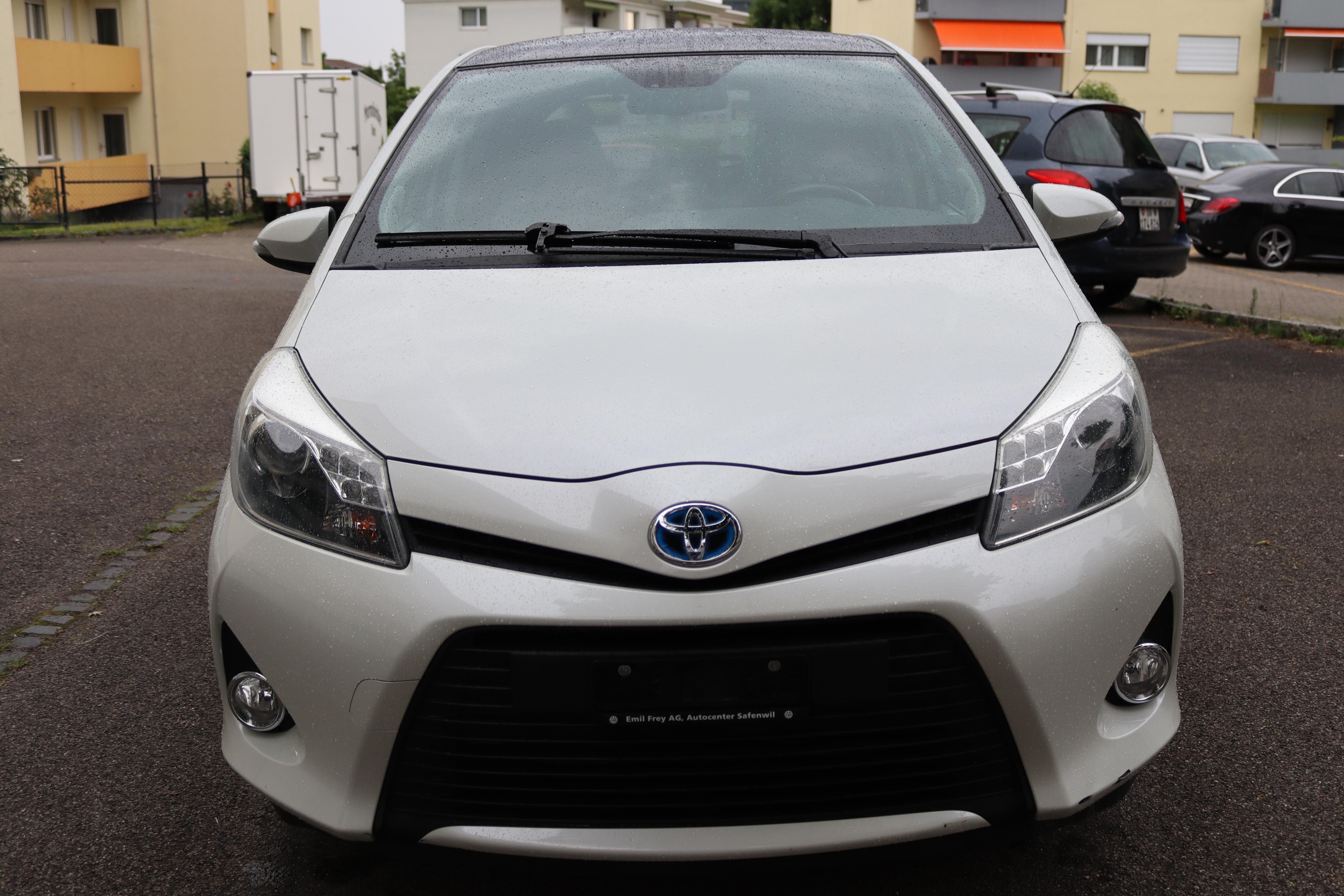 TOYOTA Yaris 1.5 VVT-i Hybrid Sol CVT