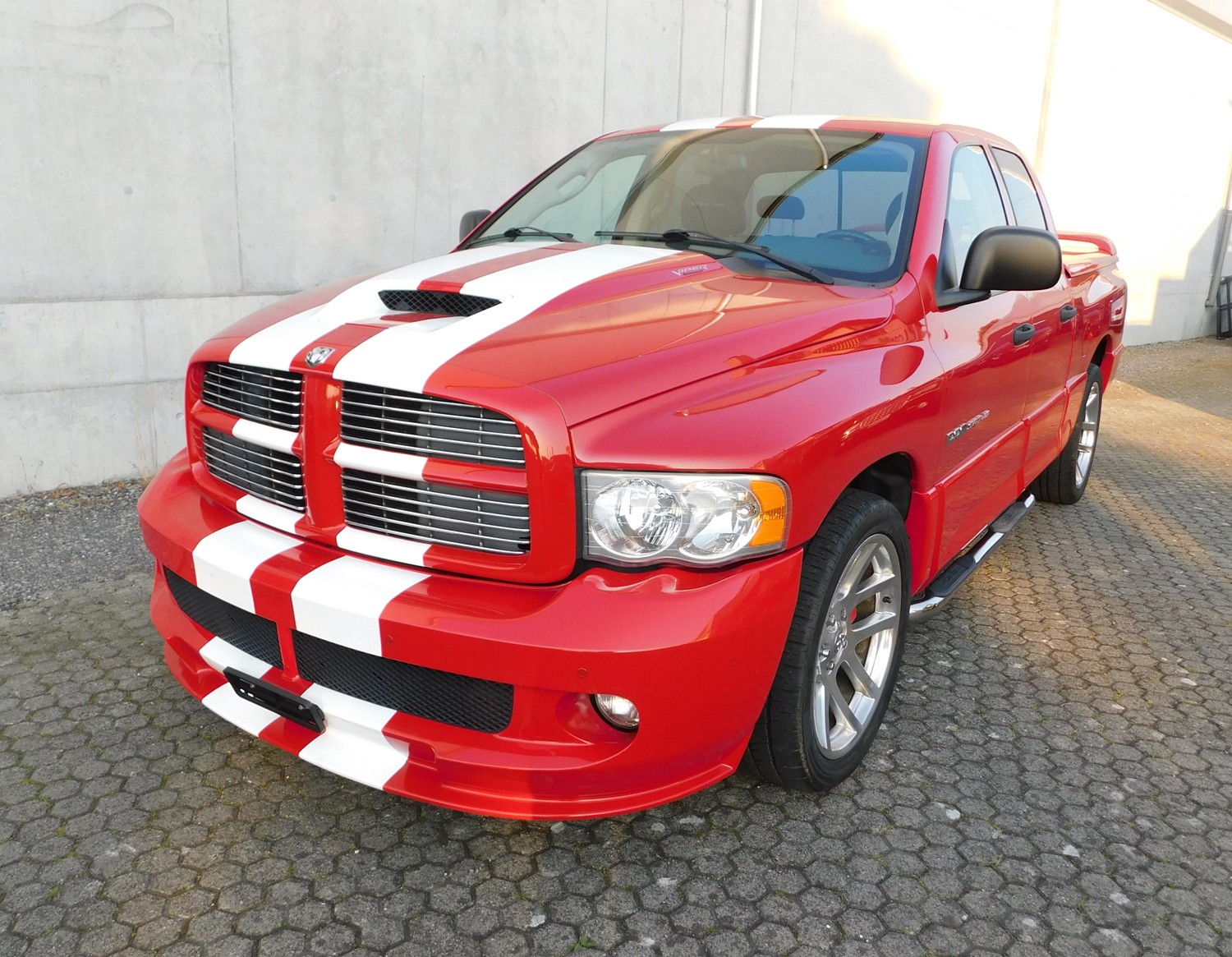 DODGE SRT-10