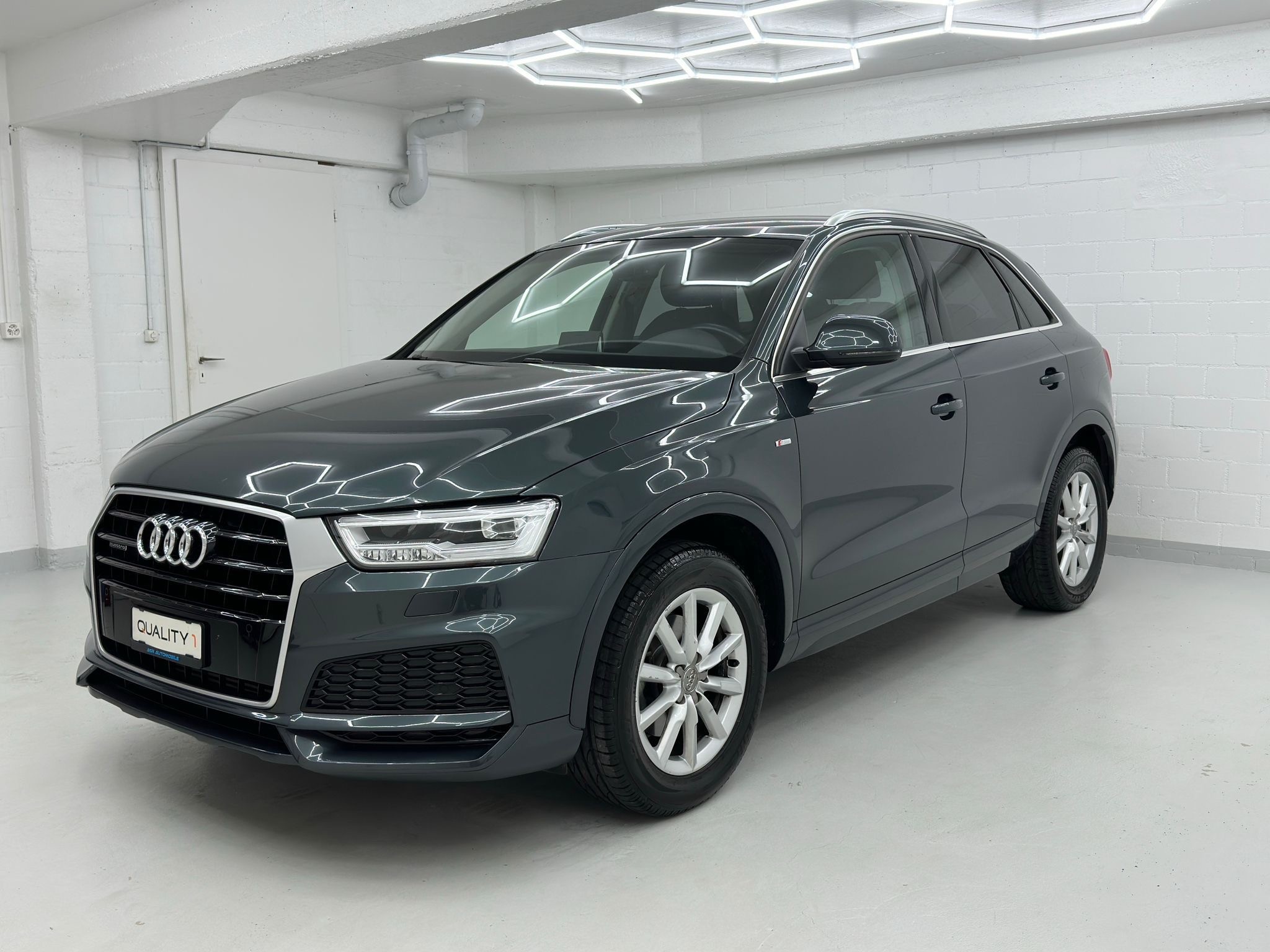 AUDI Q3 2.0 TFSI sport quattro S-tronic