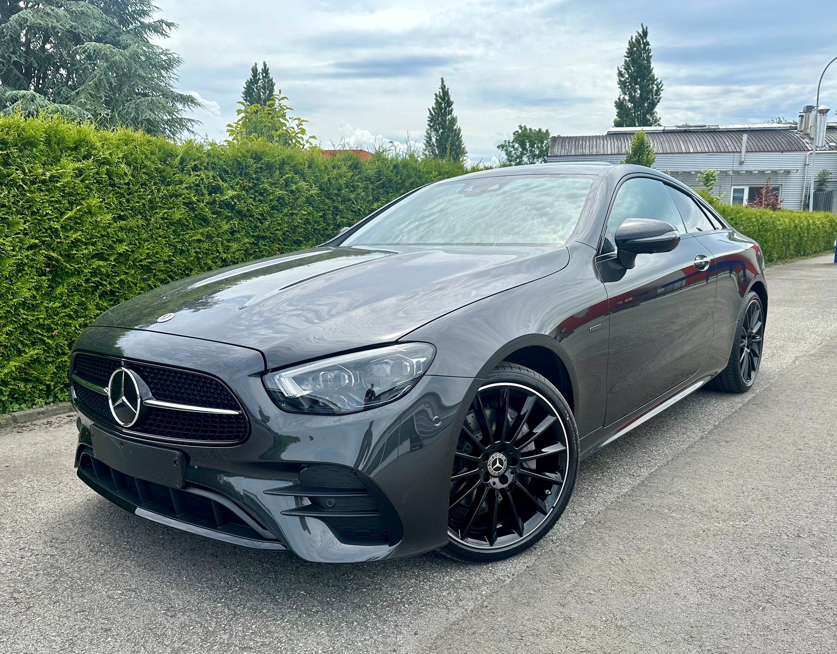 MERCEDES-BENZ E 220 d Coupé 4Matic AMG Line 9G-Tronic