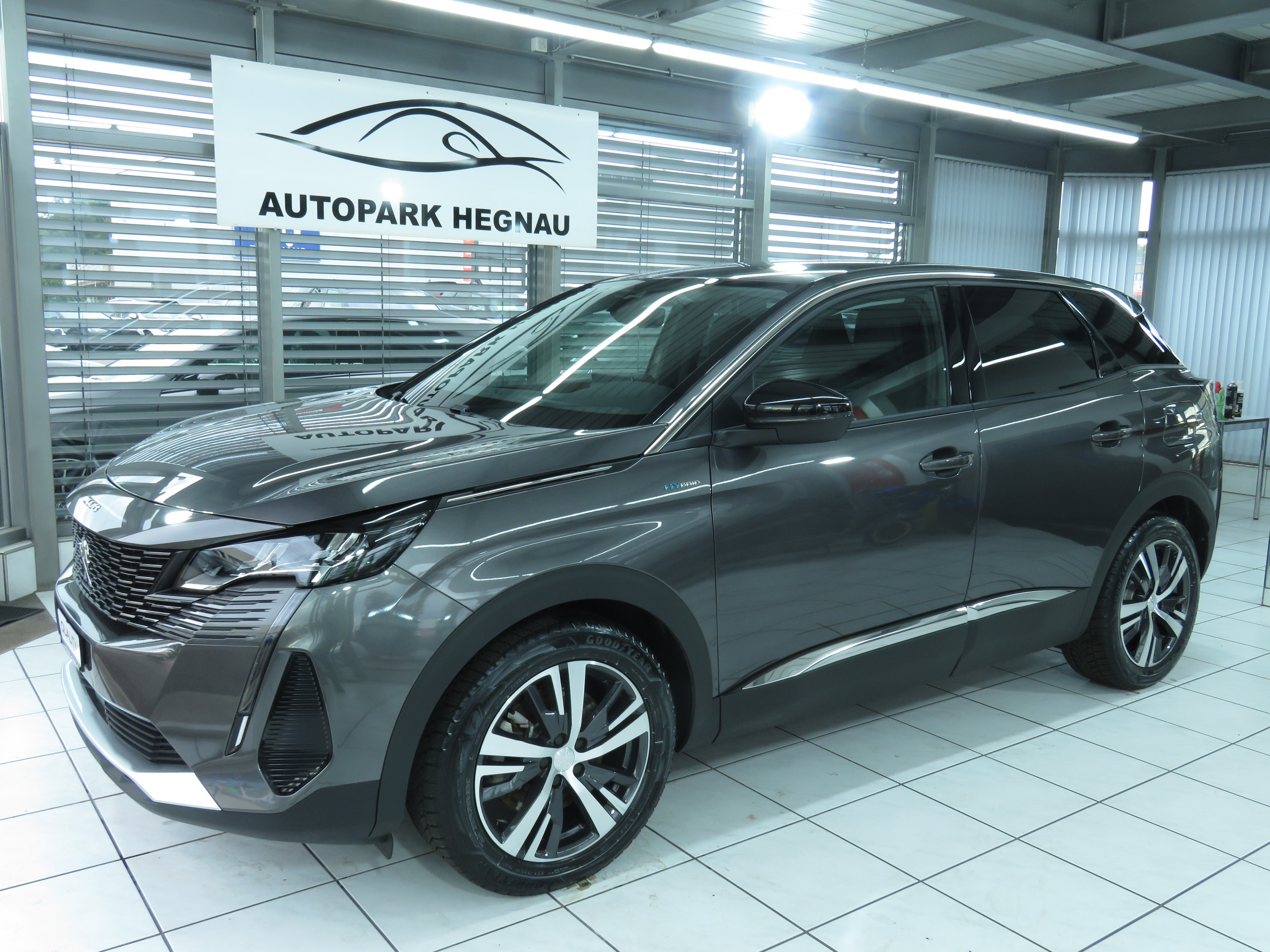 PEUGEOT 3008 225e Hybrid2 Allure Pack EAT8 (Automat)