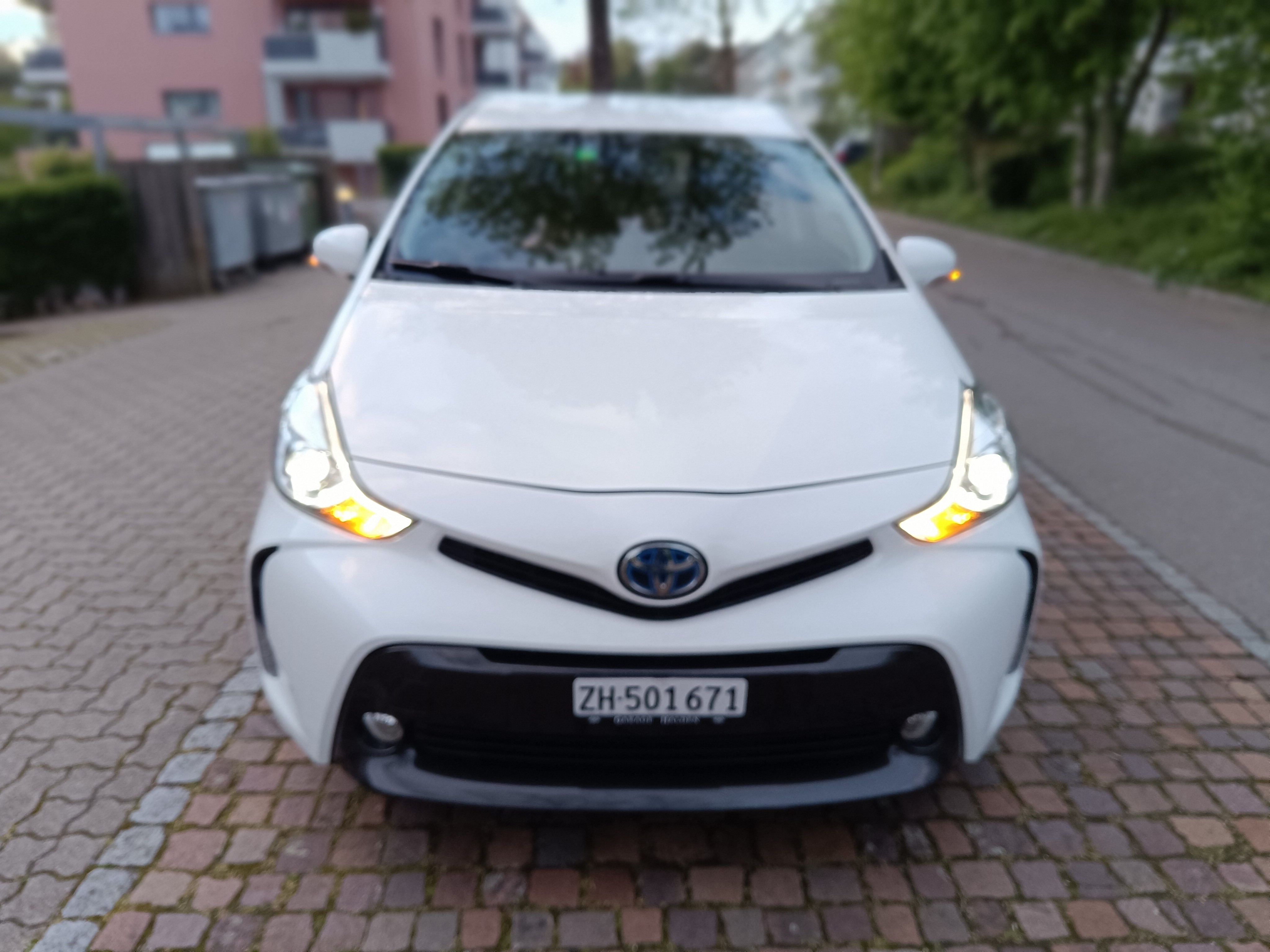 TOYOTA Prius+ 1.8 VVT-i HSD Comfort