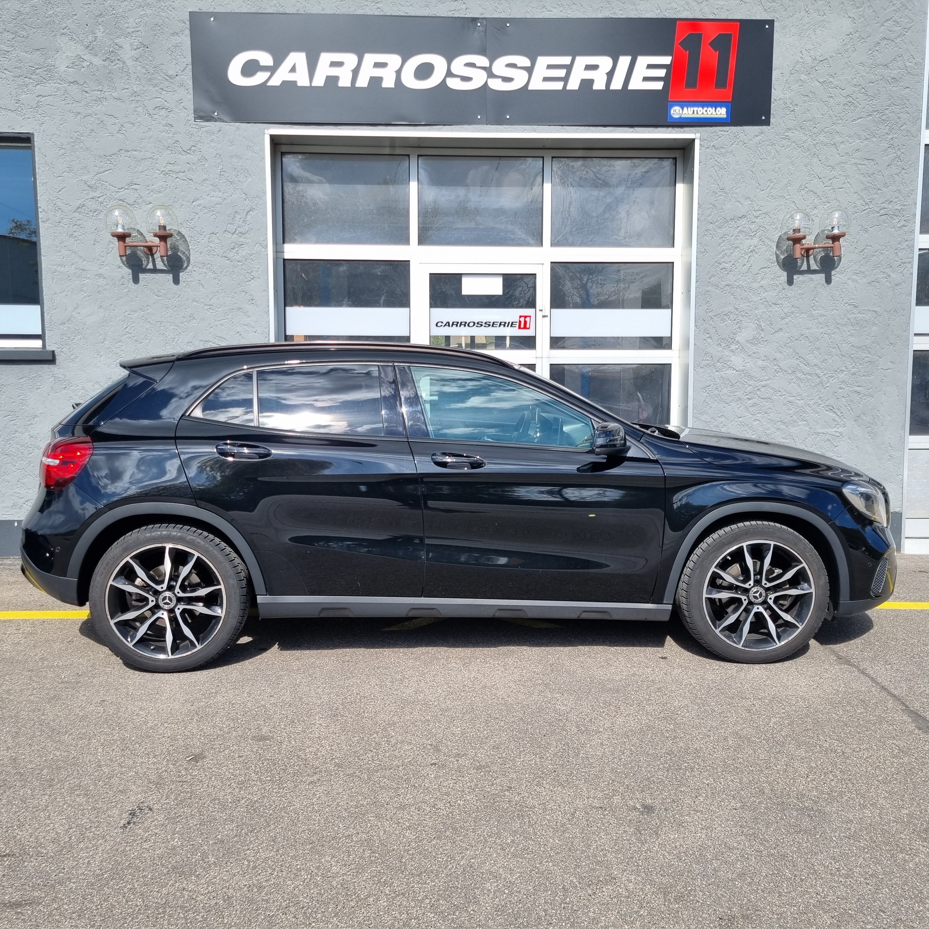 MERCEDES-BENZ GLA 200 Night Star 7G-DCT