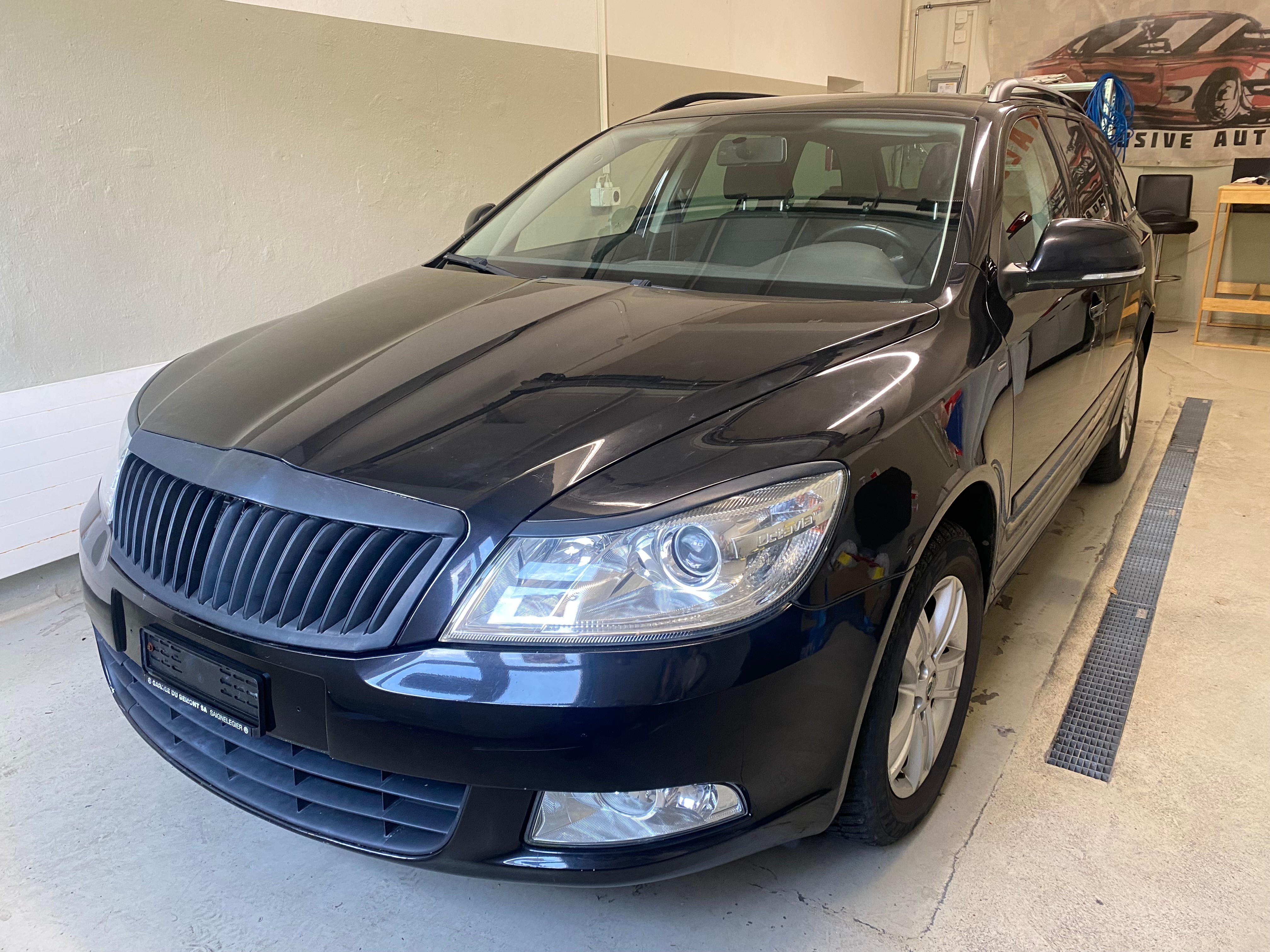 SKODA Octavia Combi 1.8 TSI Stöckli 4x4