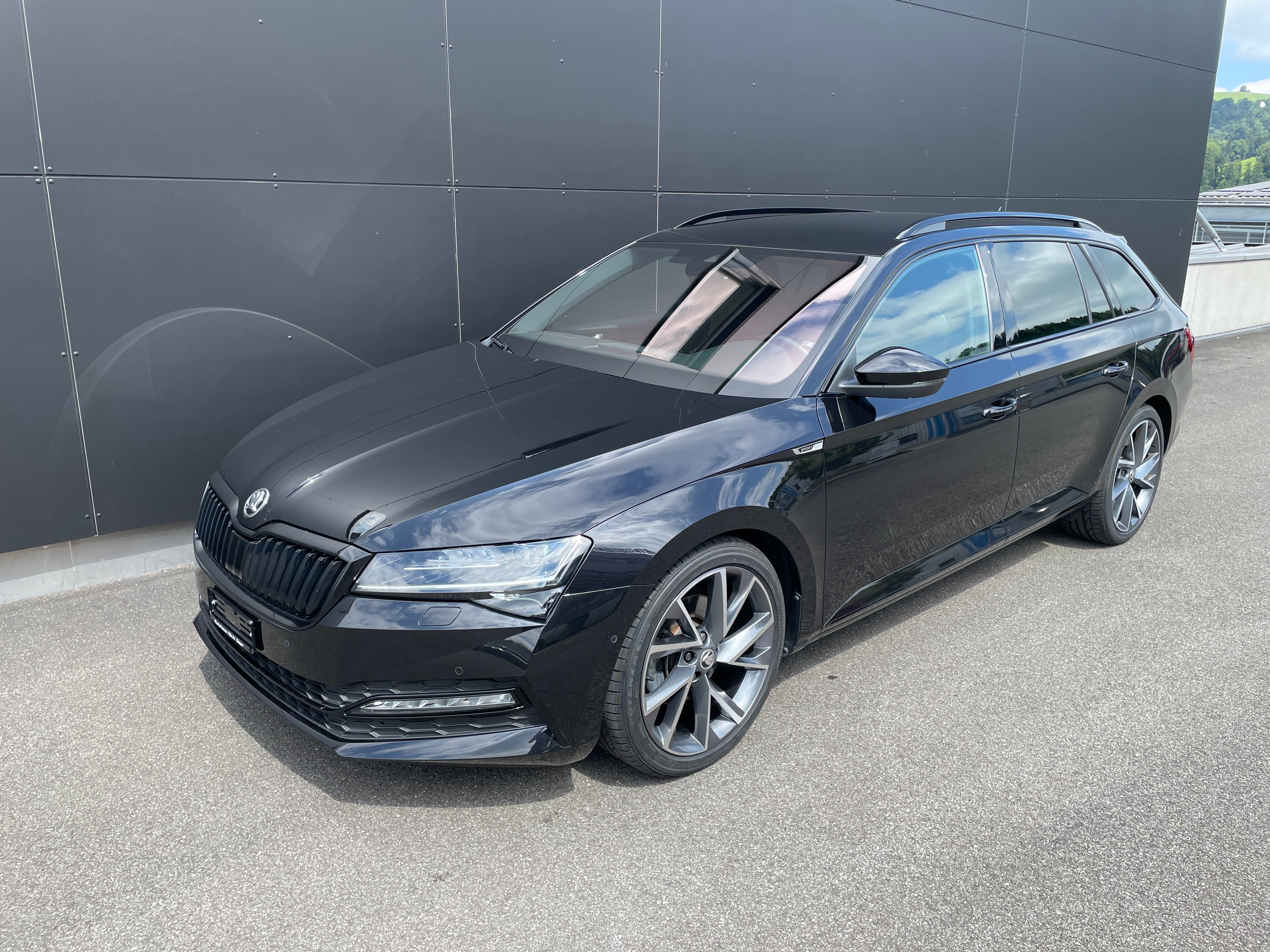 SKODA Superb Combi 2.0 TDi SportLine 4x4 DSG