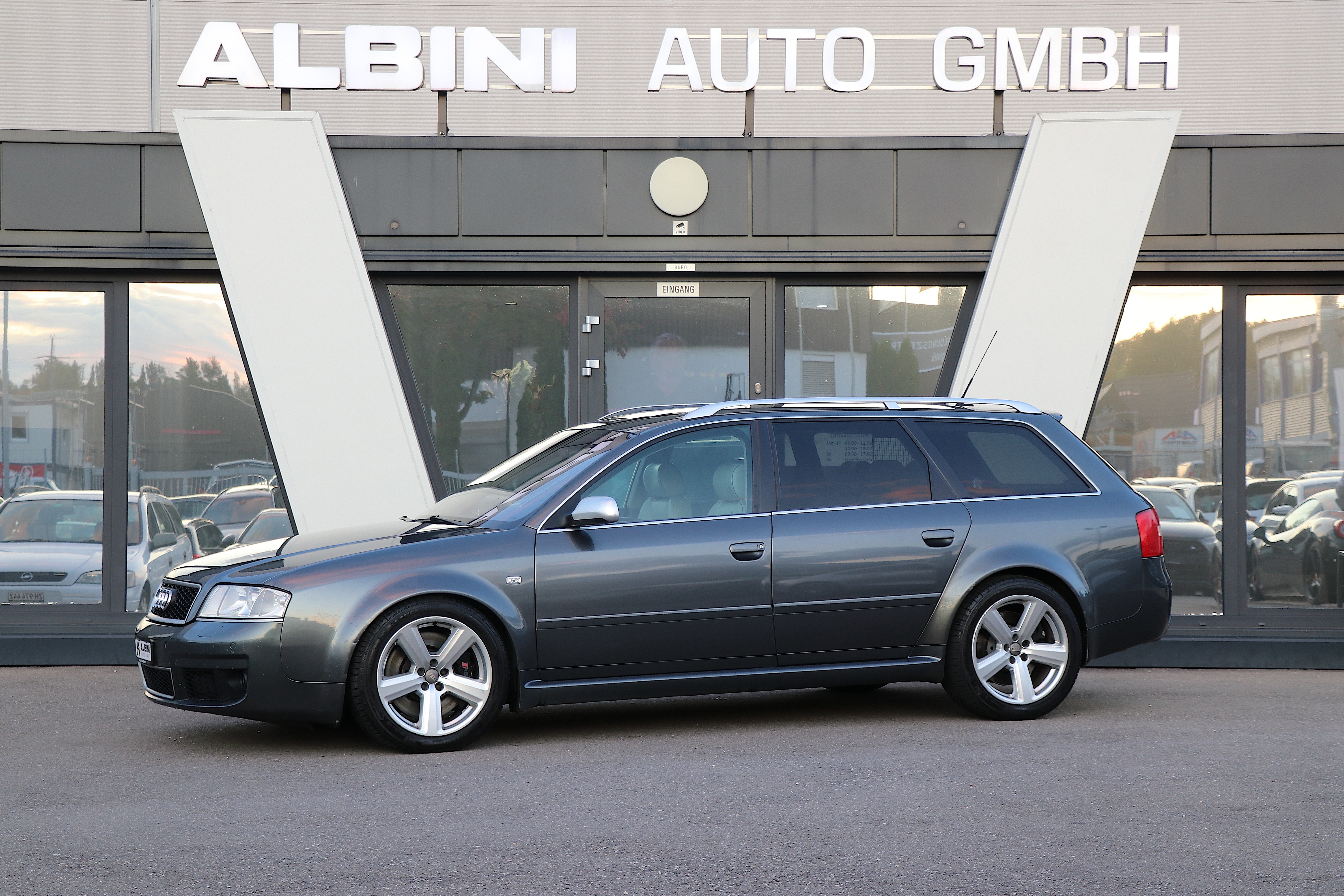 AUDI RS6 Avant quattro tiptronic