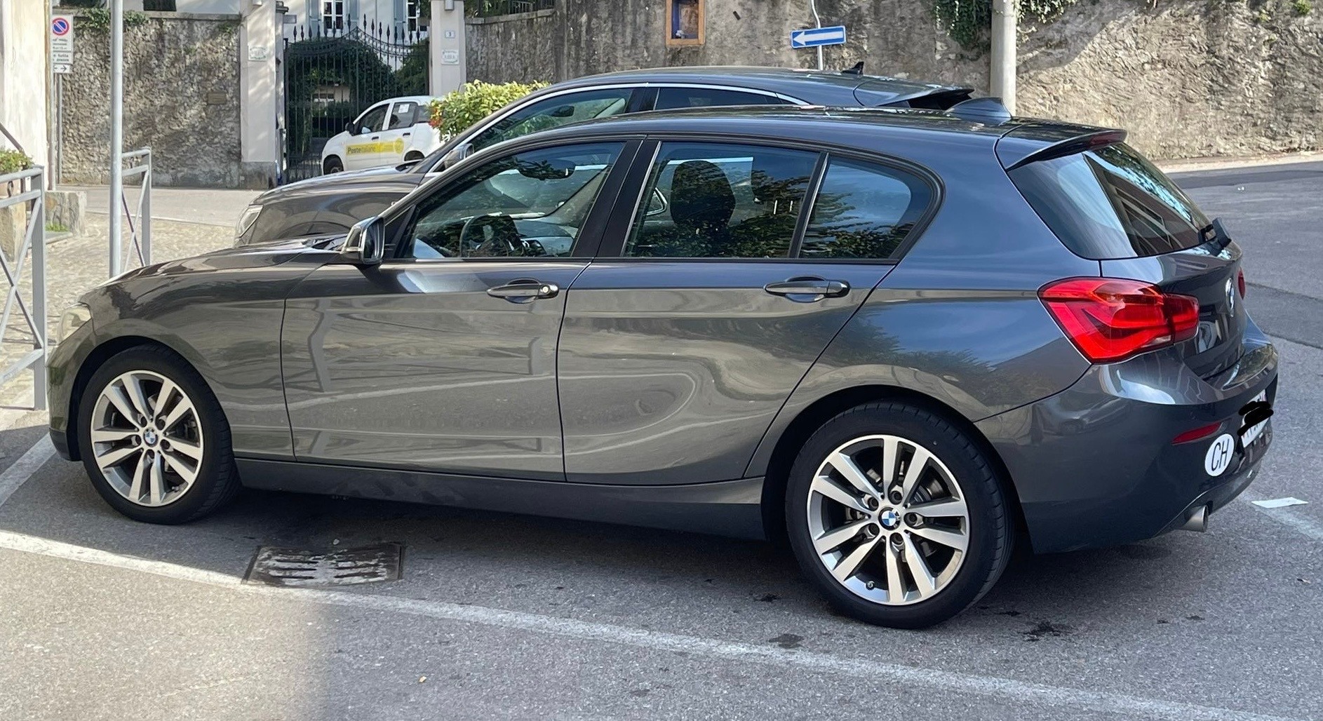 BMW 118i Essential Edition Steptronic