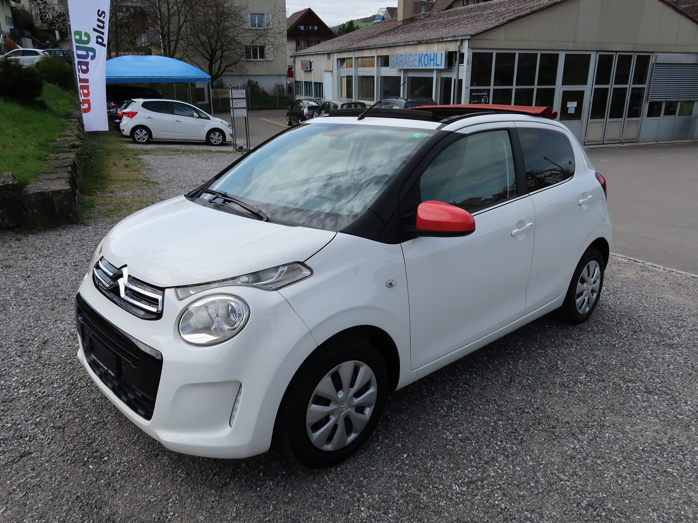 CITROEN C1 1.2 VTi Shine Airscape