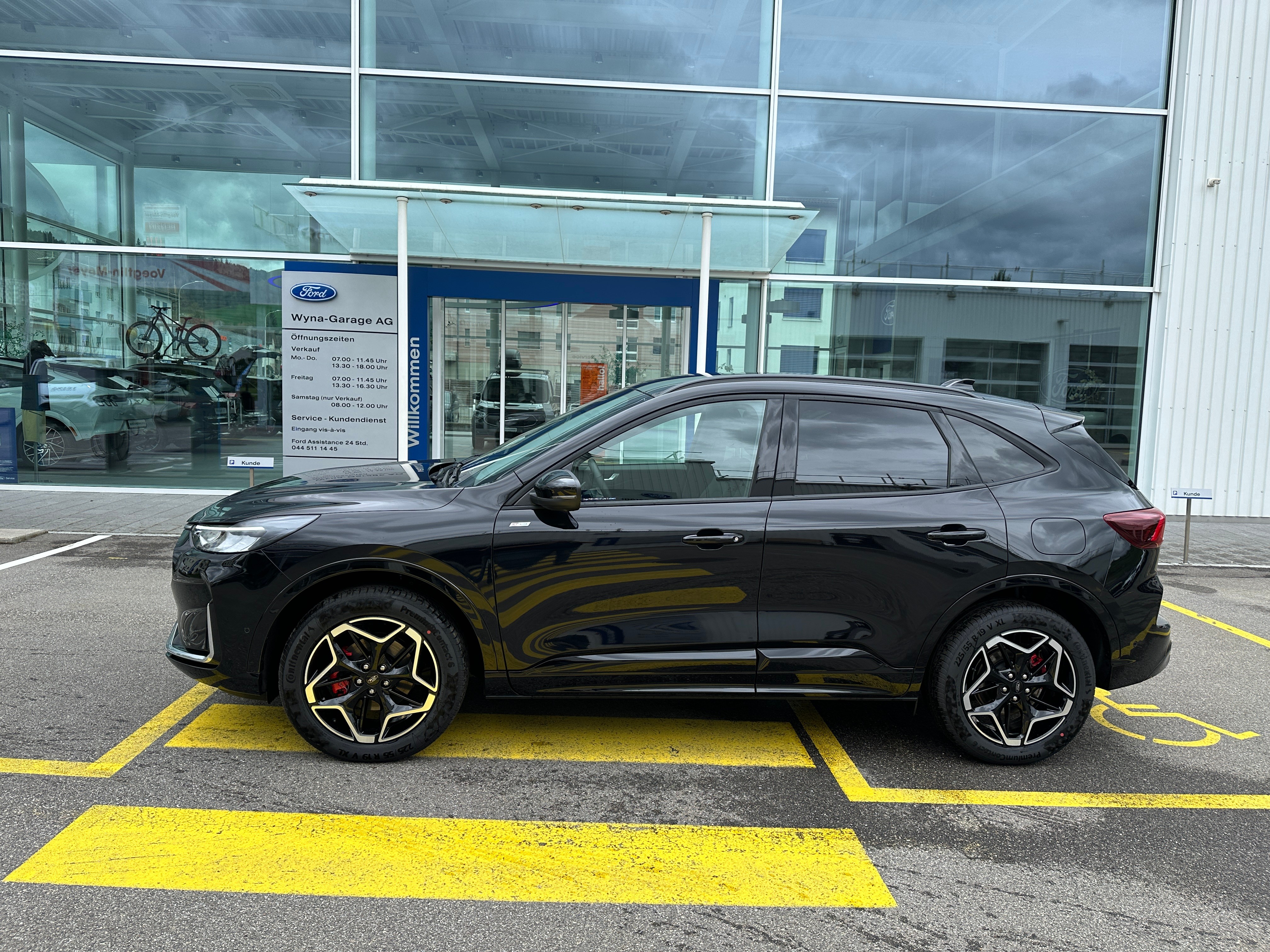 FORD Kuga 2.5 FHEV ST-Line X 4WD