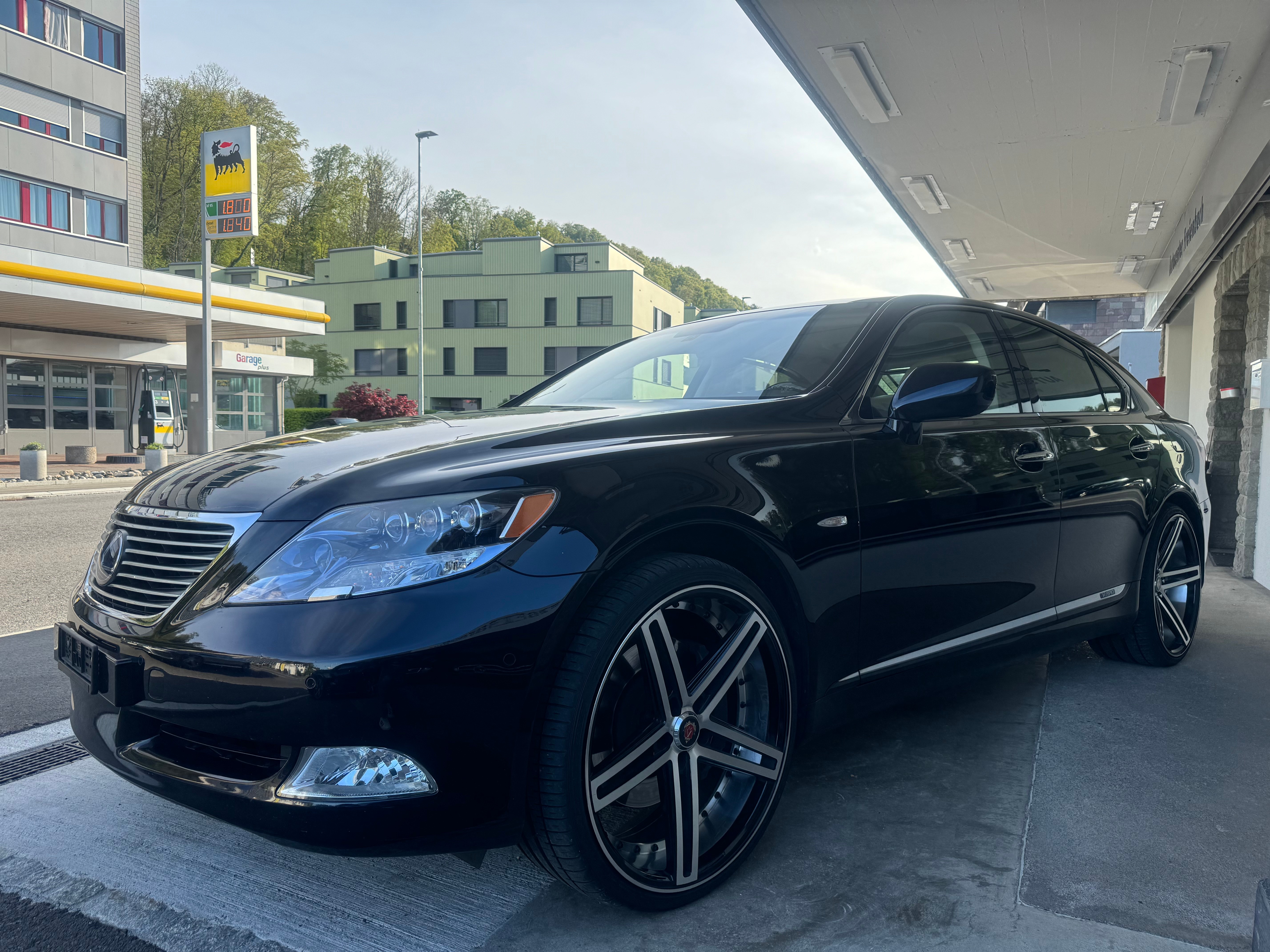 LEXUS LS 600h 5.0 V8 AWD Automatic