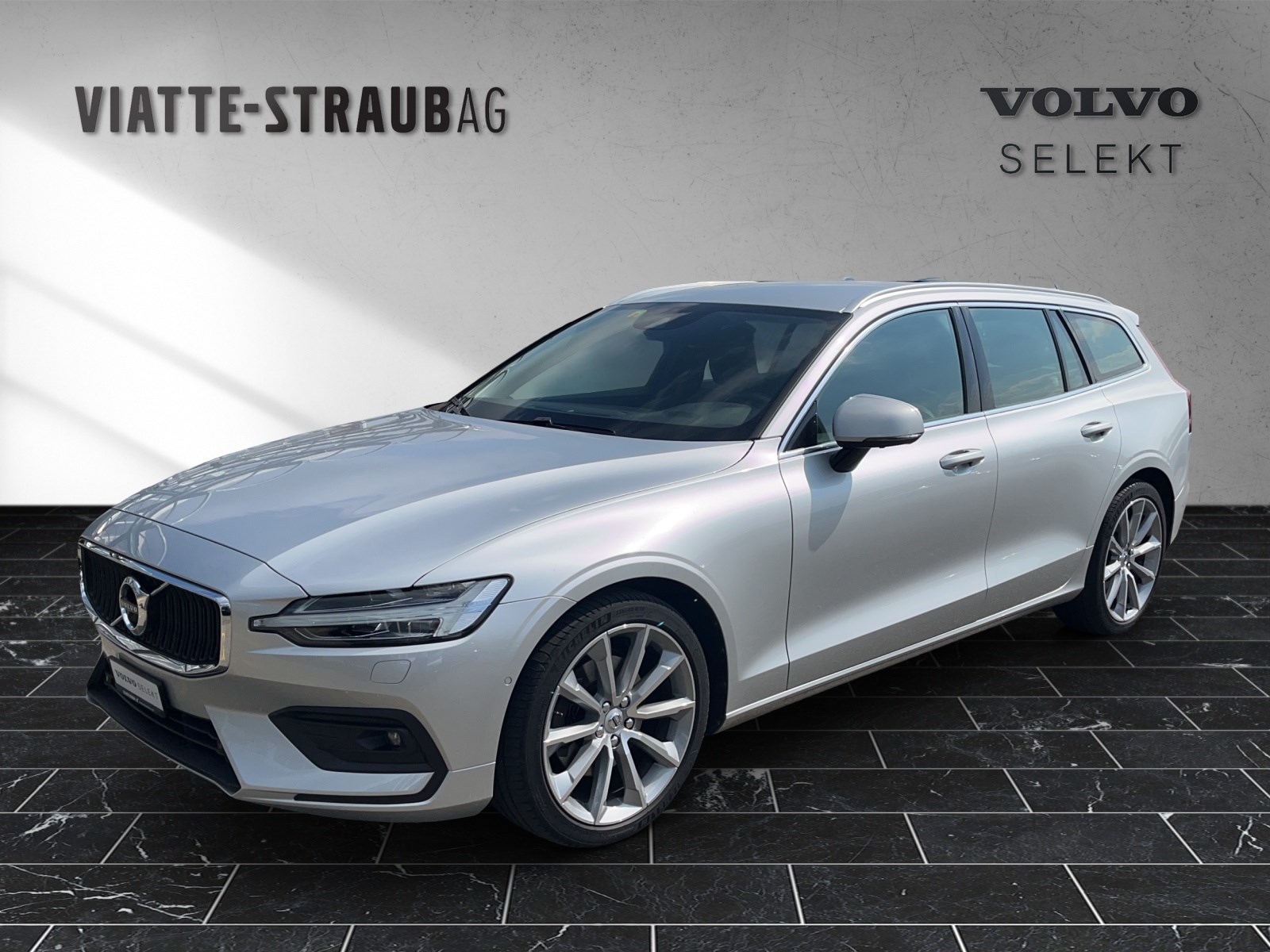 VOLVO V60 2.0 B4 MH Momentum