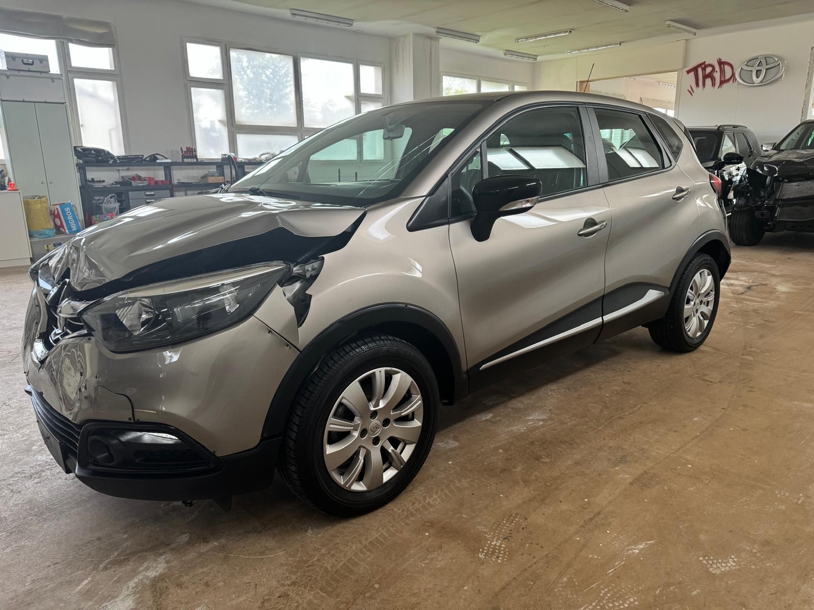 RENAULT Captur 1.2 T 16V Dynamique EDC