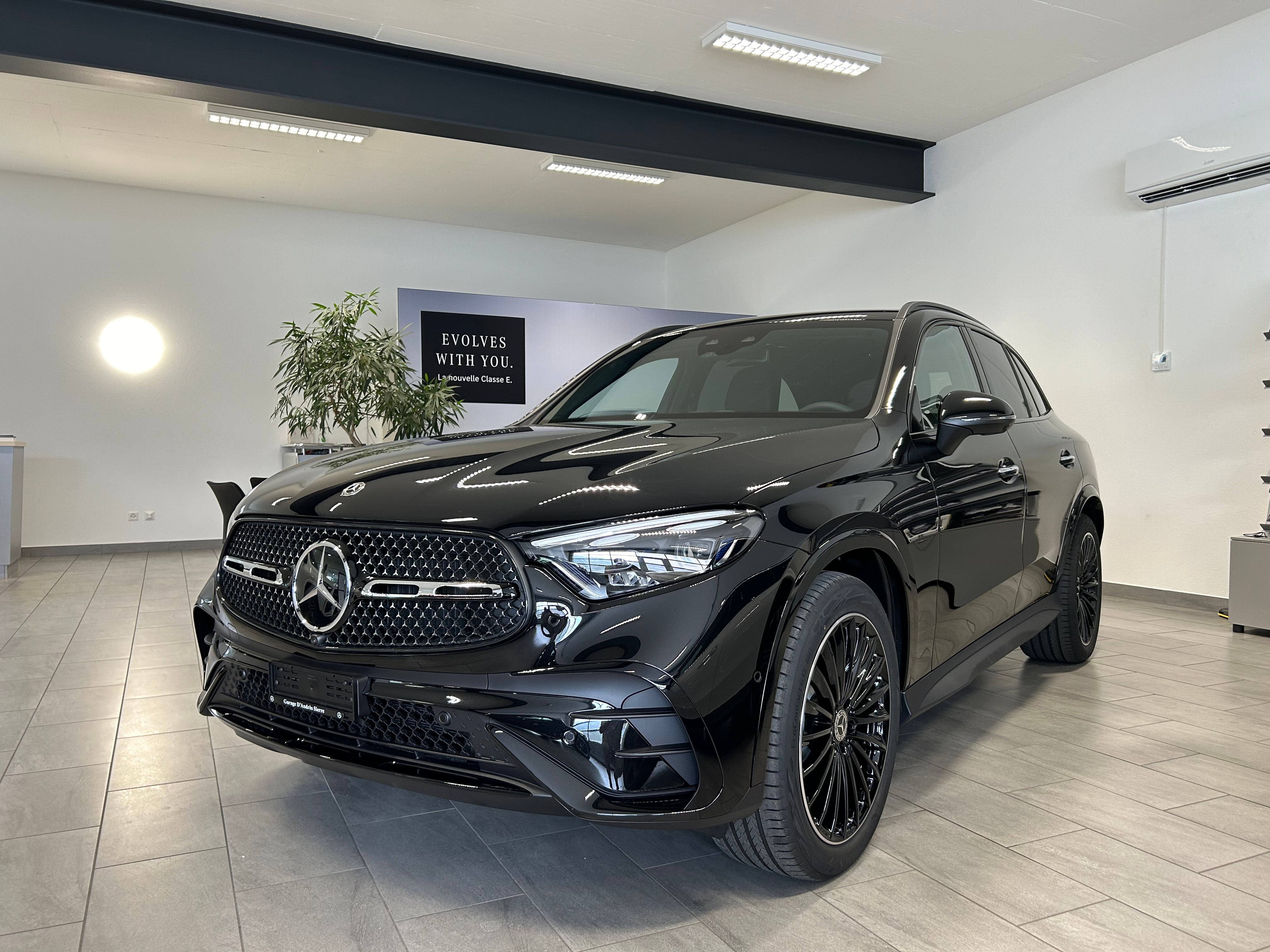 MERCEDES-BENZ GLC 300 4Matic AMG Line 9G-Tronic