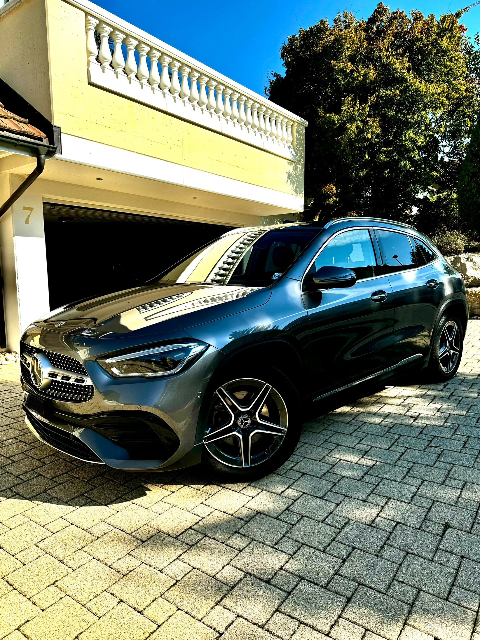 MERCEDES-BENZ GLA 250 e 8G-DCT AMG Line