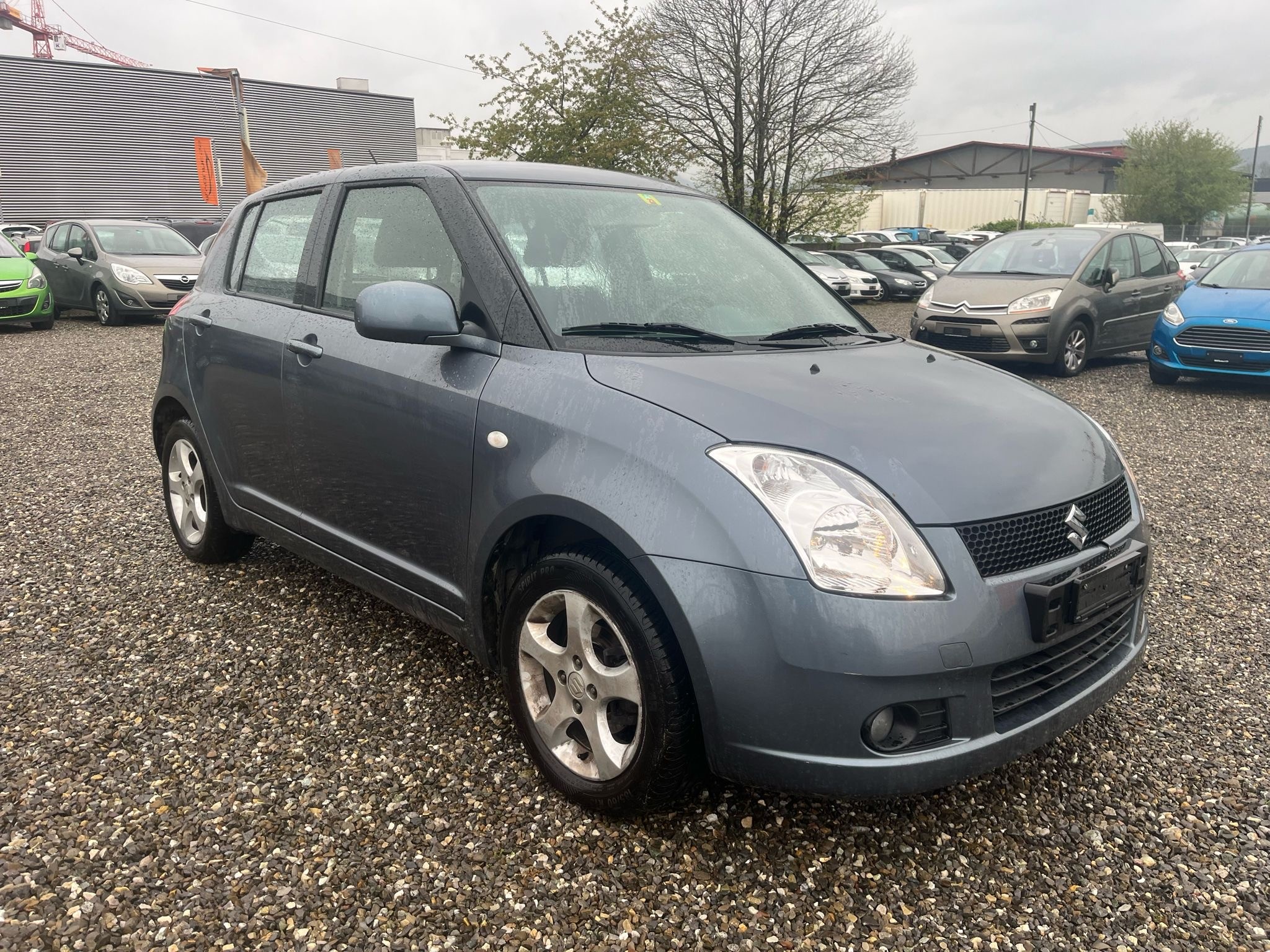 SUZUKI Swift 1.3i 16V GL Top 4x4