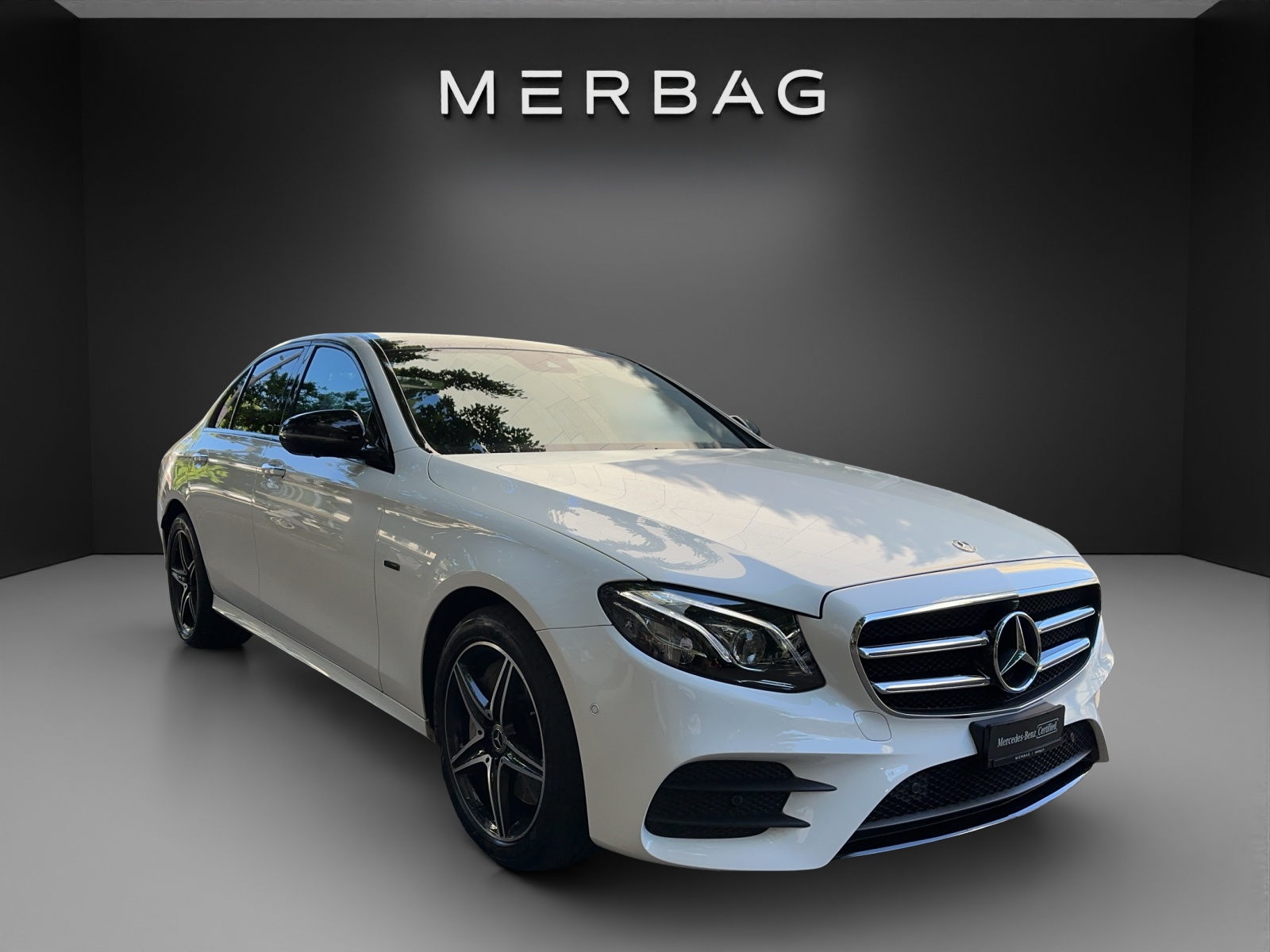 MERCEDES-BENZ E 300e AMG Line 9G-Tronic