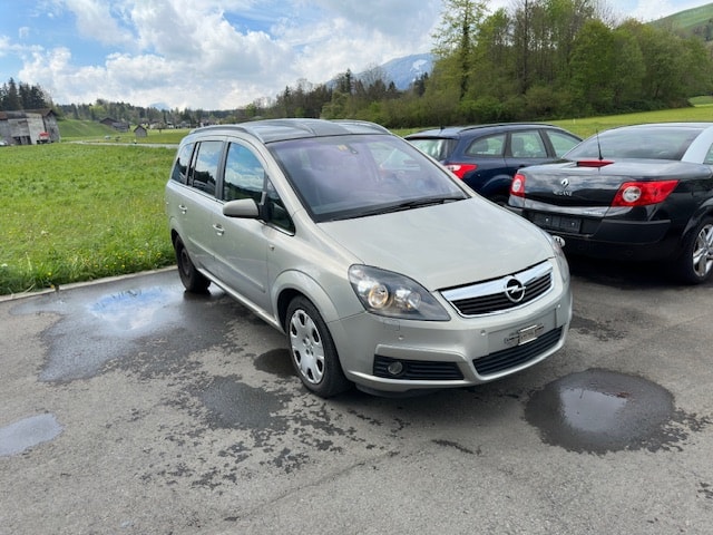 OPEL Zafira 2.2i 16V Essentia