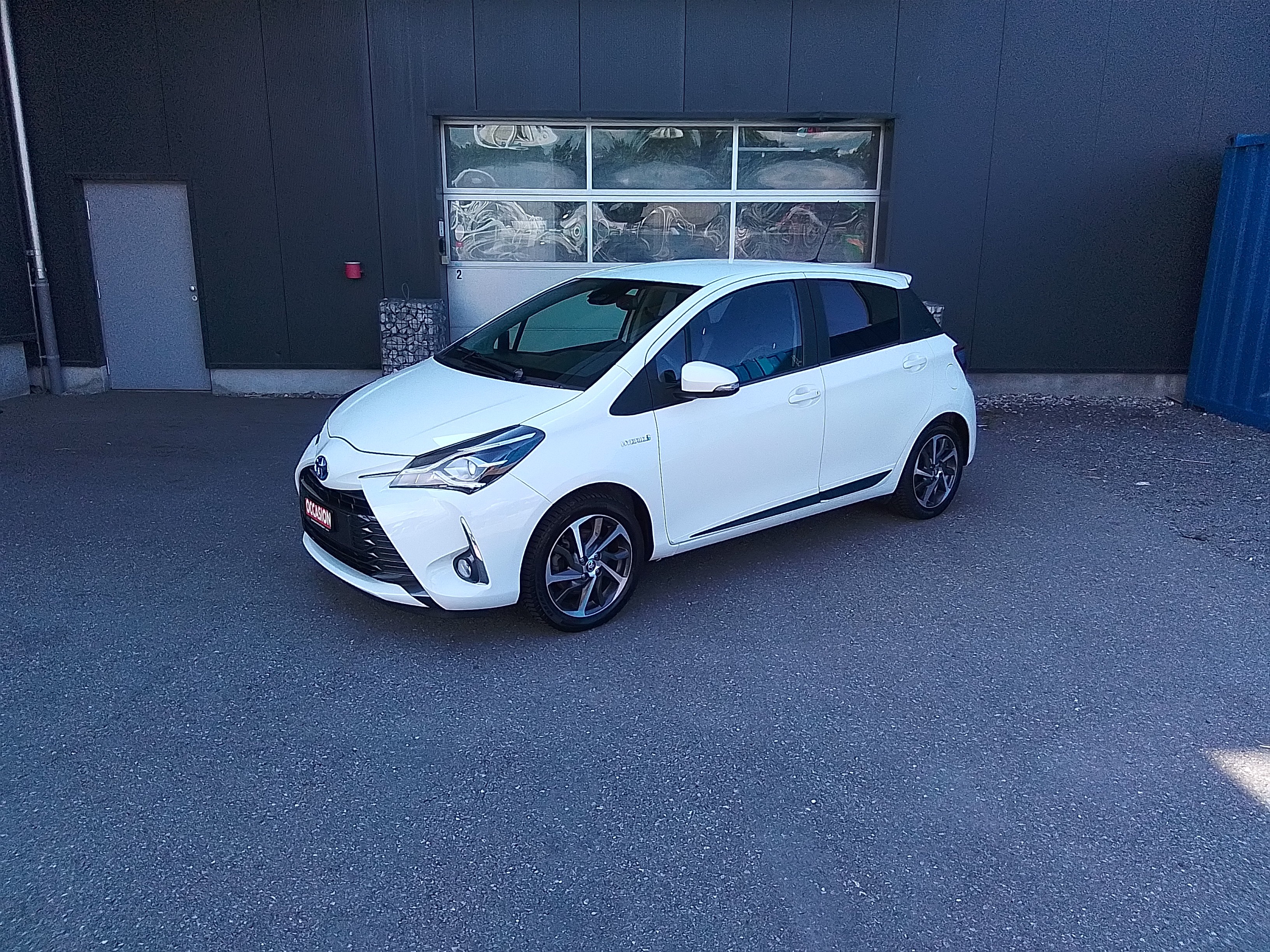 TOYOTA Yaris 1.5 VVT-i Hybrid Trend e-CVT