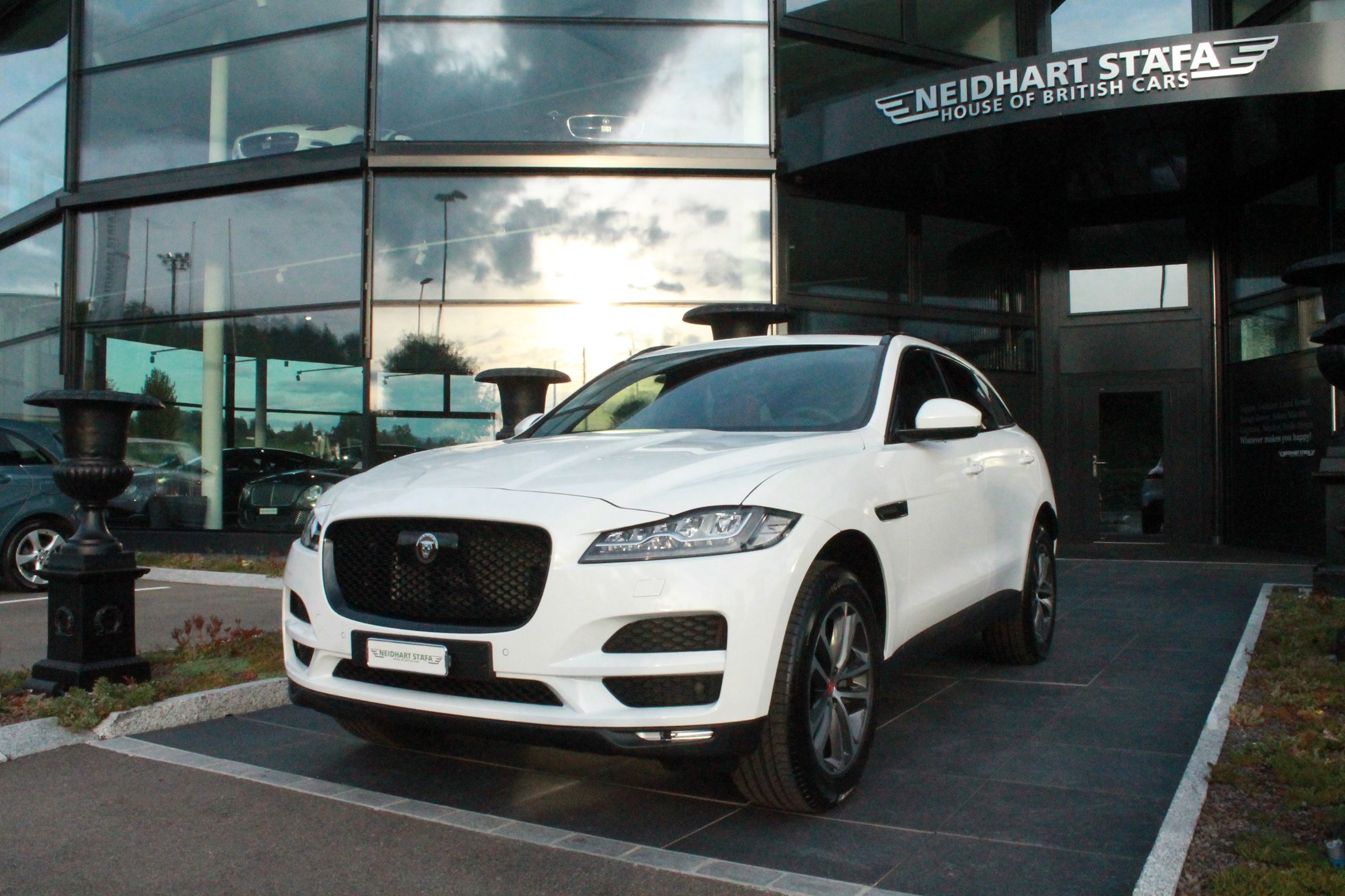 JAGUAR F-Pace 30t 2.0 Portfolio AWD Automatik