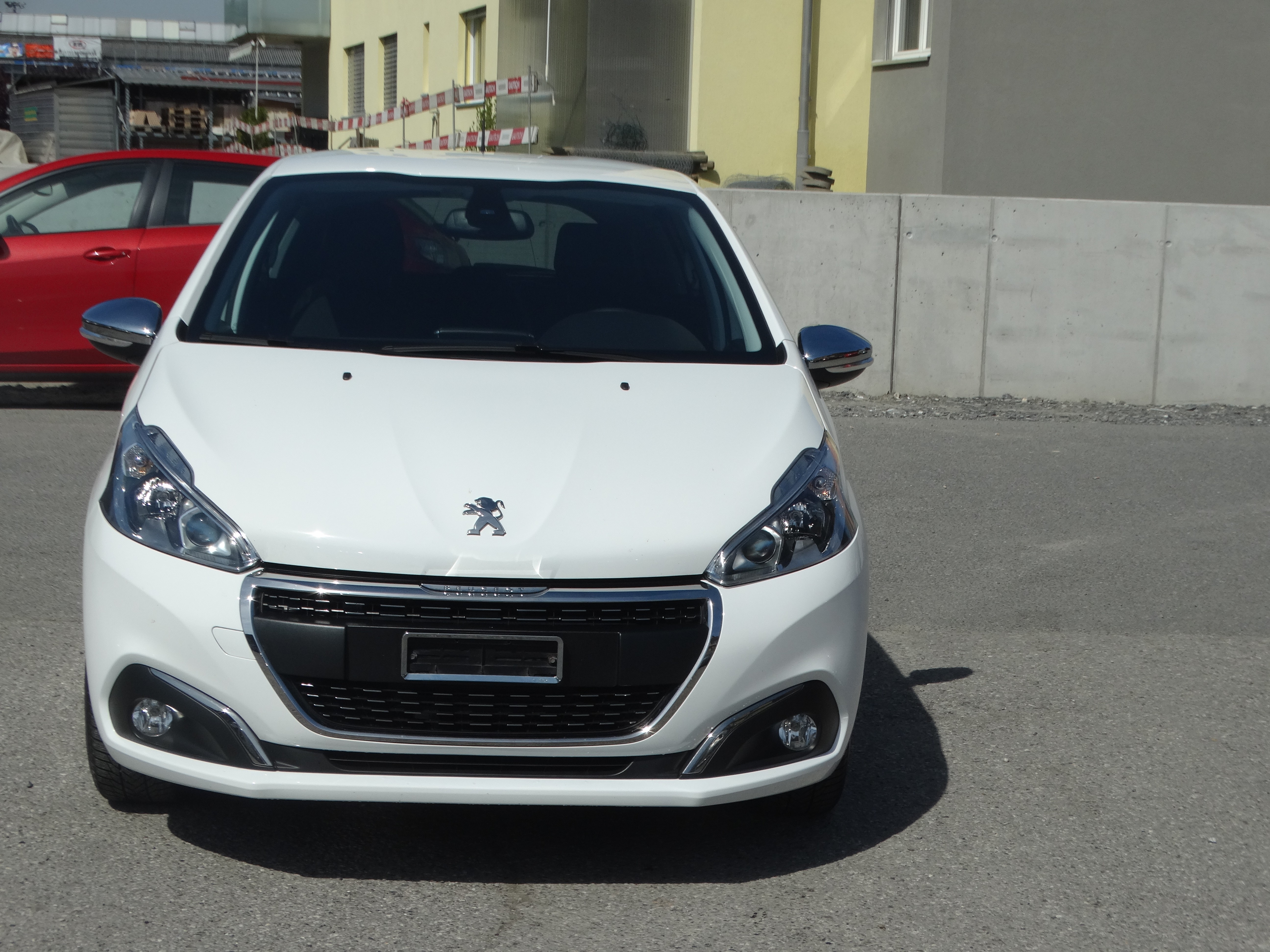 PEUGEOT 208 1.2 PureTech Signature