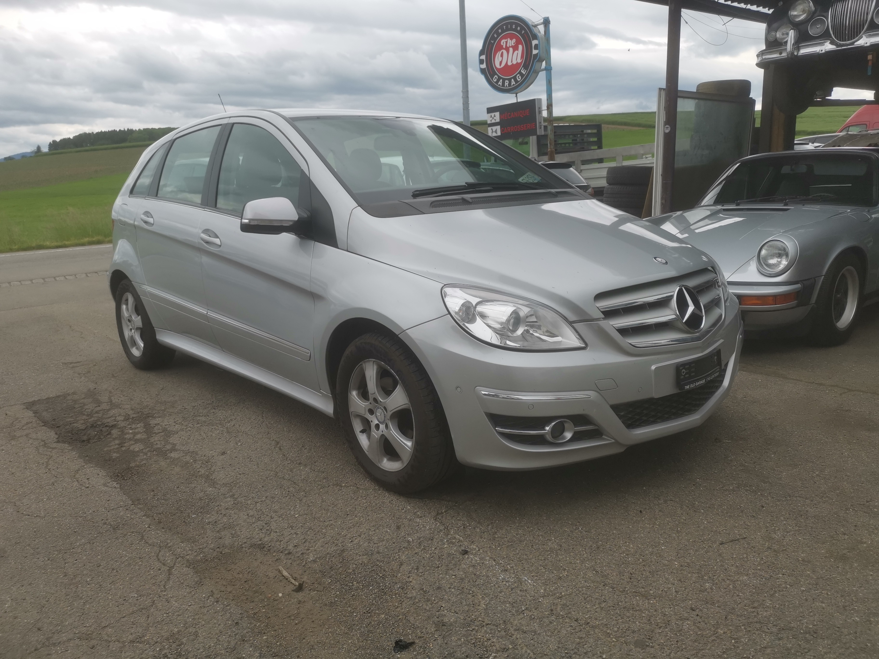 MERCEDES-BENZ B 180 Selection Autotronic