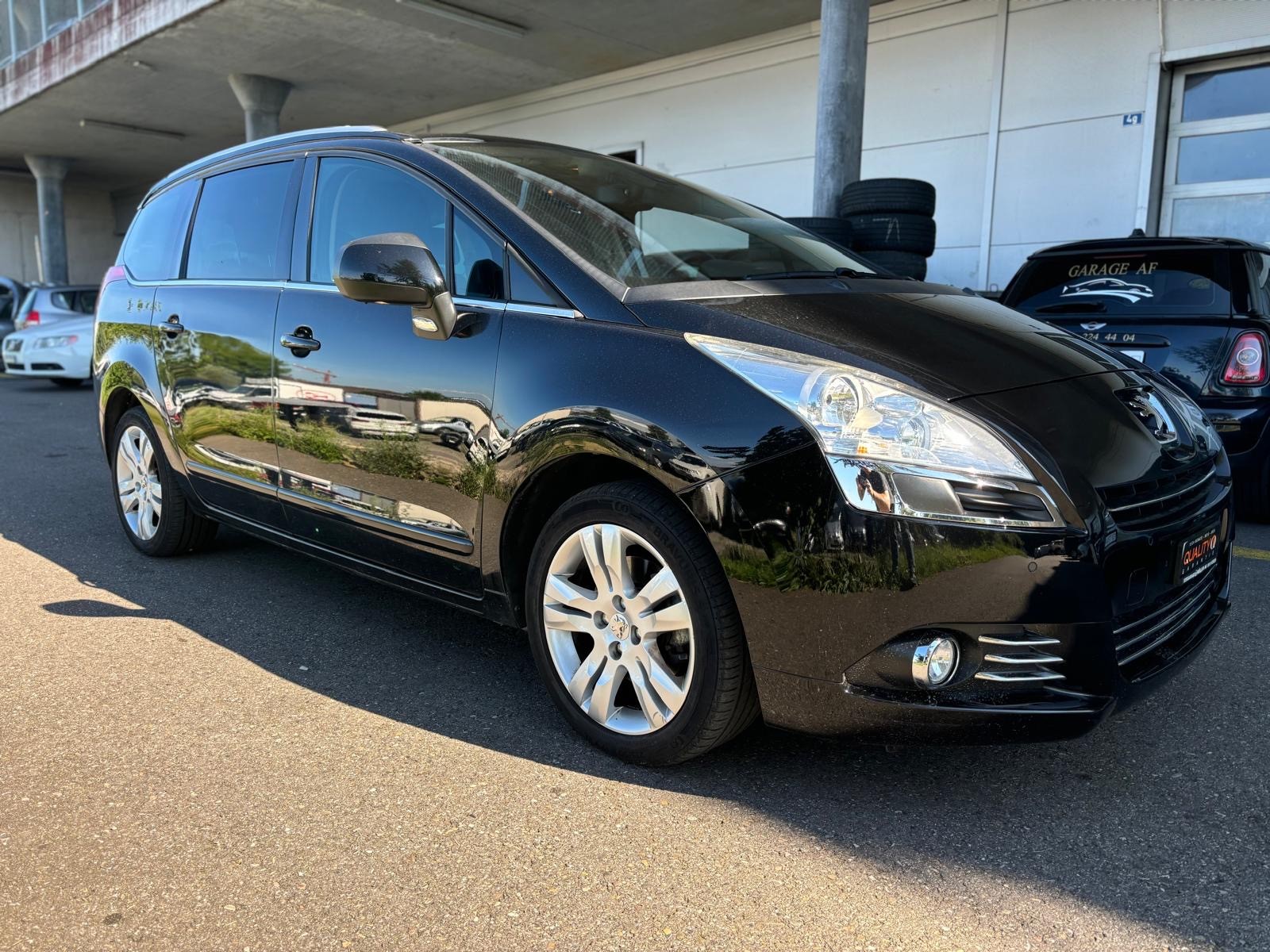 PEUGEOT 5008 1.6 16V T Allure