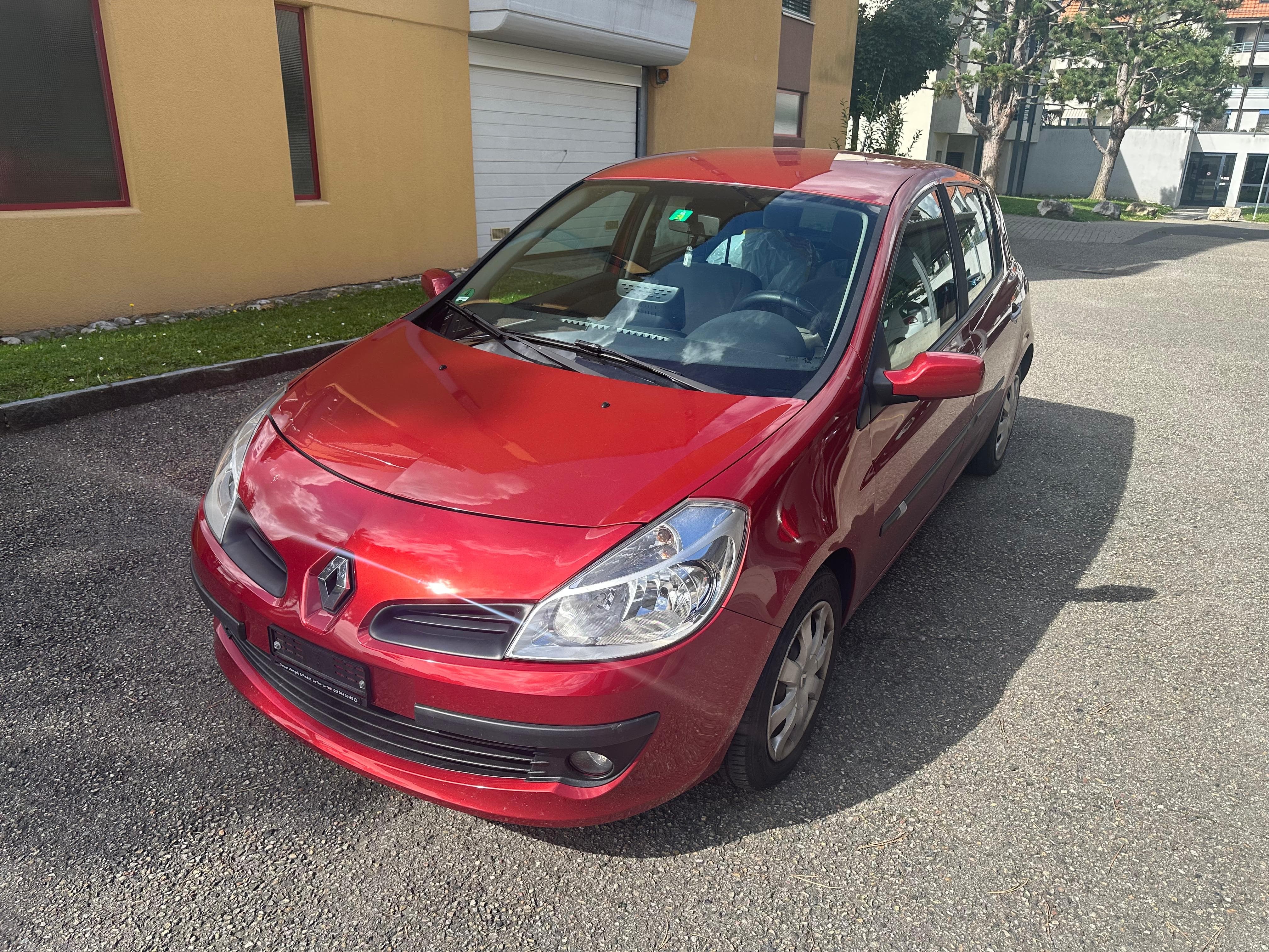 RENAULT CLIO